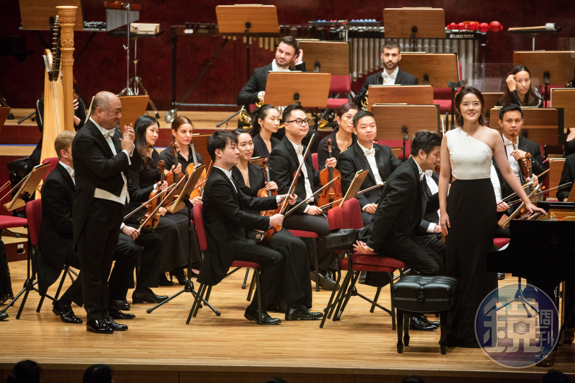 鋼琴家萬捷旎（右）和蘇州交響樂團合作演出拉威爾《G大調鋼琴協奏曲》。