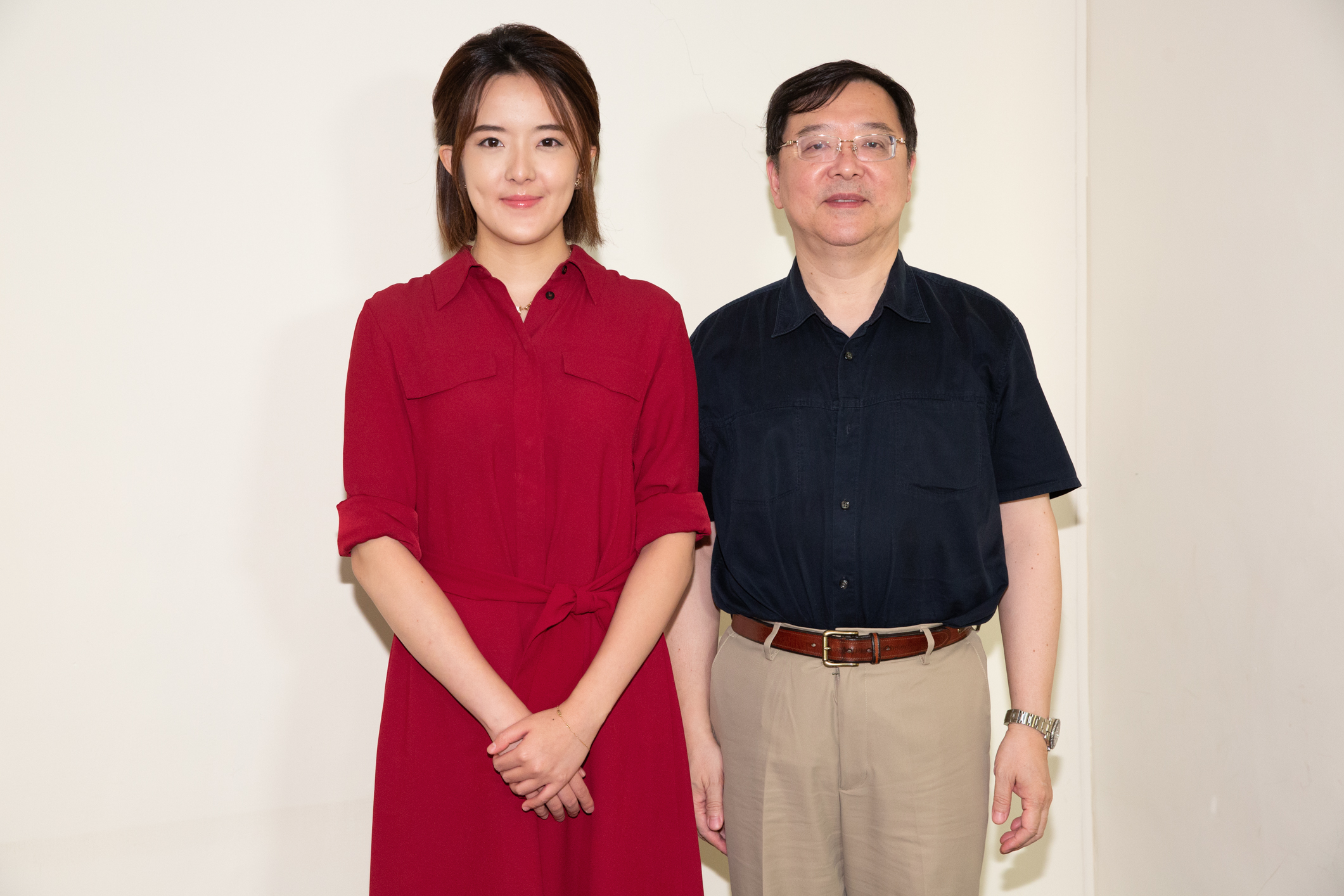 鋼琴家萬捷旎（左）和蘇州交響樂團團長陳光憲（右）於演出前接受媒體聯訪。