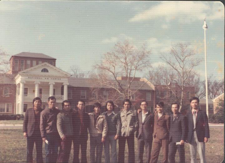 政府為扶植國內酪農產業,1973年舉辦大型招考,募集農村優秀青年赴美國、紐西蘭,學習養牛技術。(飛牛牧場提供)