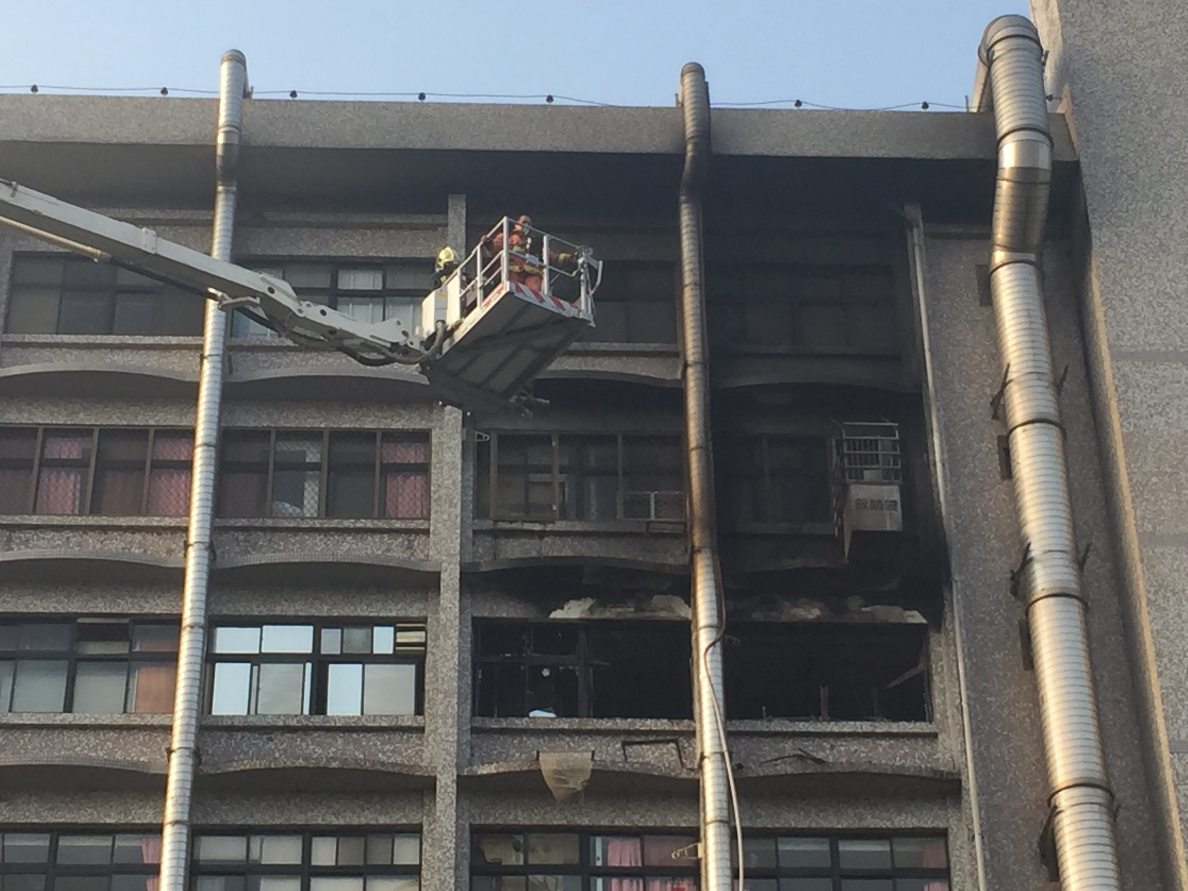 衛福部台北醫院今（13日）凌晨4時許驚傳火警，7樓護理之家7A23病房的235號床起火，詳細原因尚在調查中。