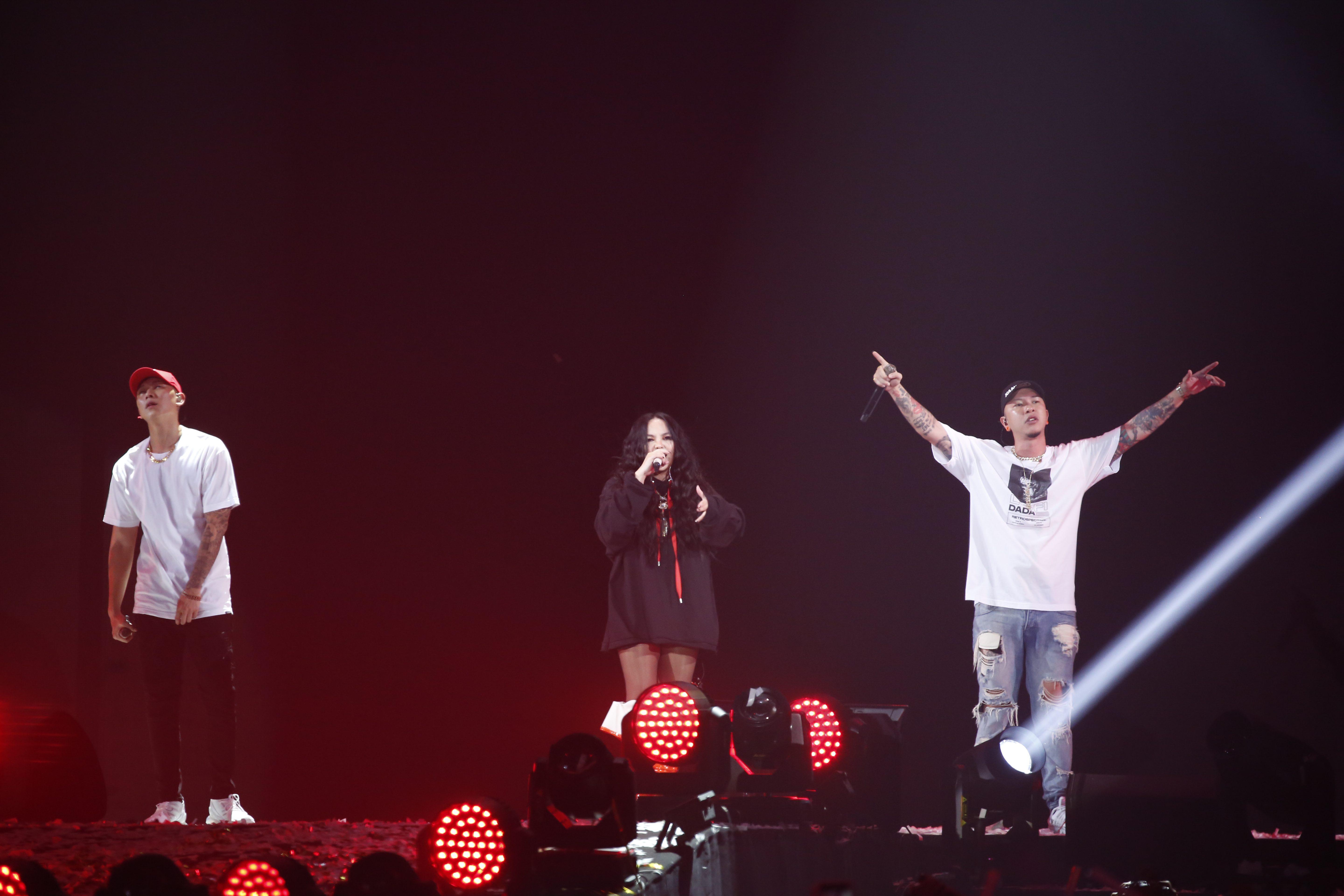 張惠妹現身頑童演唱會嘉賓，合作氣氛熱烈。