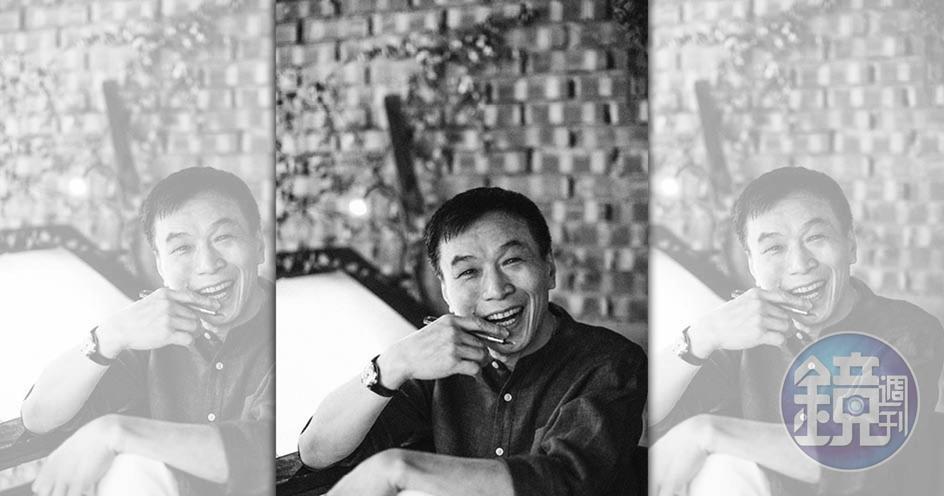 從舞台劇起家，李天柱到現在依然鍾情於舞台甚過電影、電視，偏愛台上與台下可以即時情感交流的特色。 