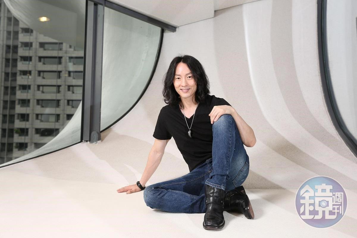 Michael K. Lee曾參與美國百老匯多部音樂劇演出，目前為韓國公演的英語版《搖滾芭比》主角。