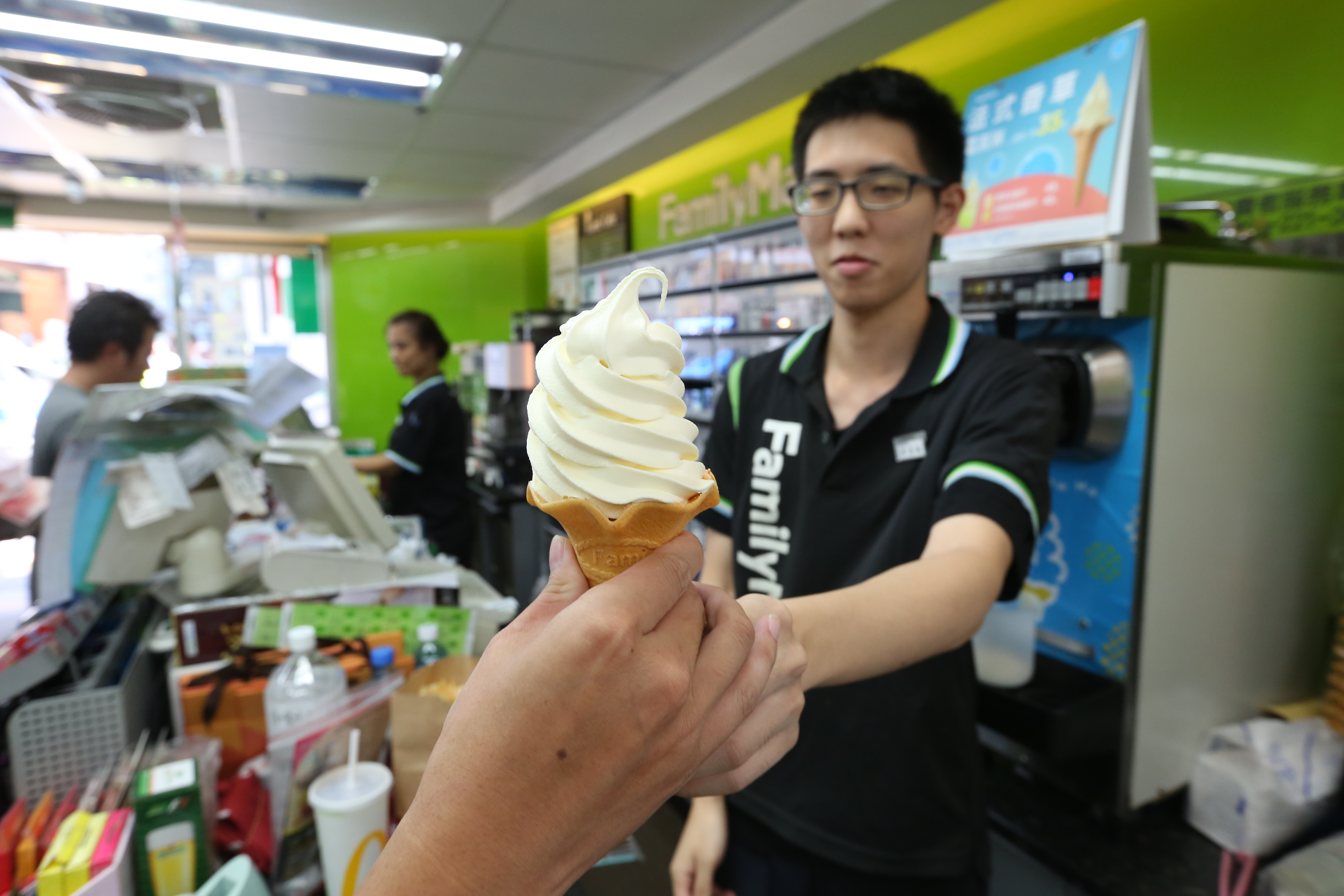 2013年全家就率先推出霜淇淋搶市，眾多口味吸引消費者嘗鮮。