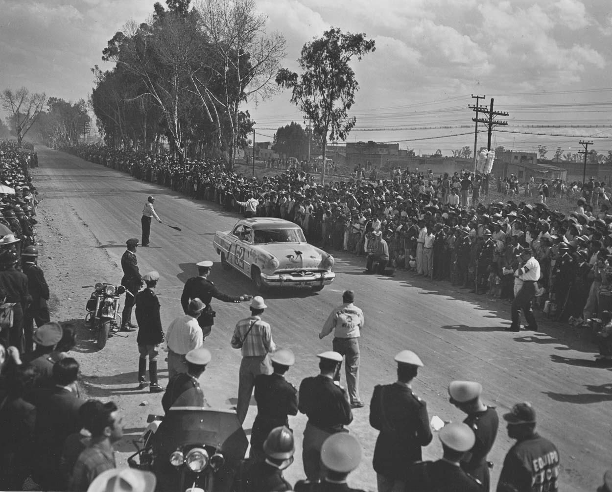 墨西哥The Carrera Panamericana泛美公路賽，曾經是世界上最刺激的賽車。於1950年至1954年共舉辦5屆，因過於危險而被迫停辦。
