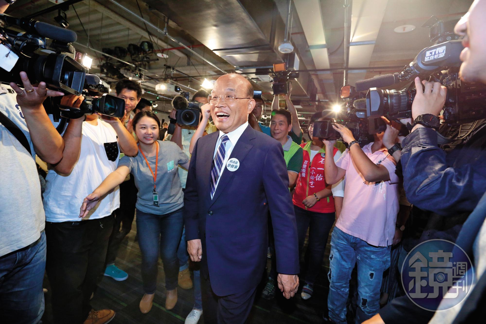 民進黨派出前行政院長蘇貞昌參選新北市長,但侯友宜自認基層出身的他,才是最了解新北市現況的人。