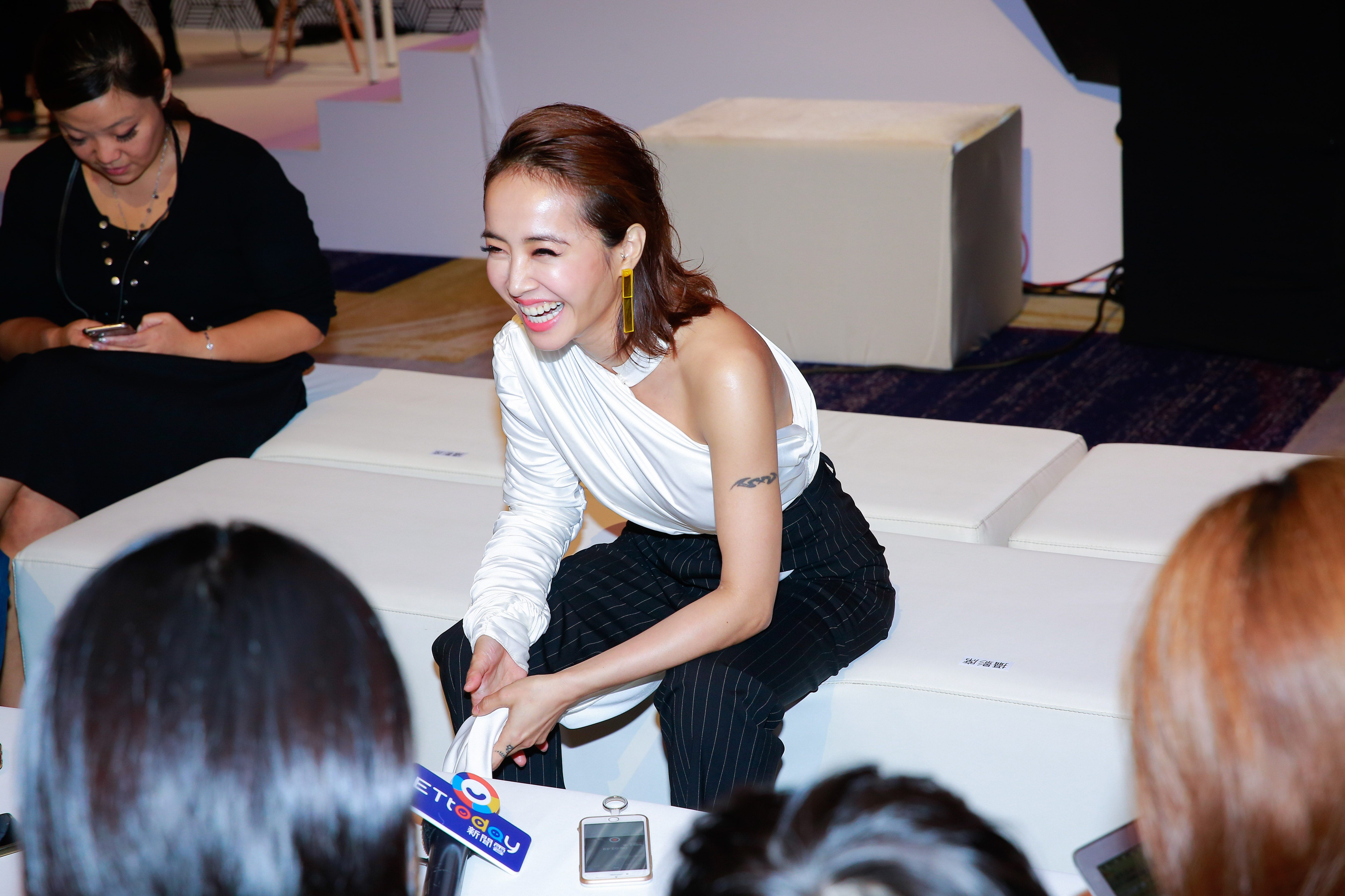 蔡依林自曝迷上打網球，尤其享受追球當下發出的嘶吼聲。