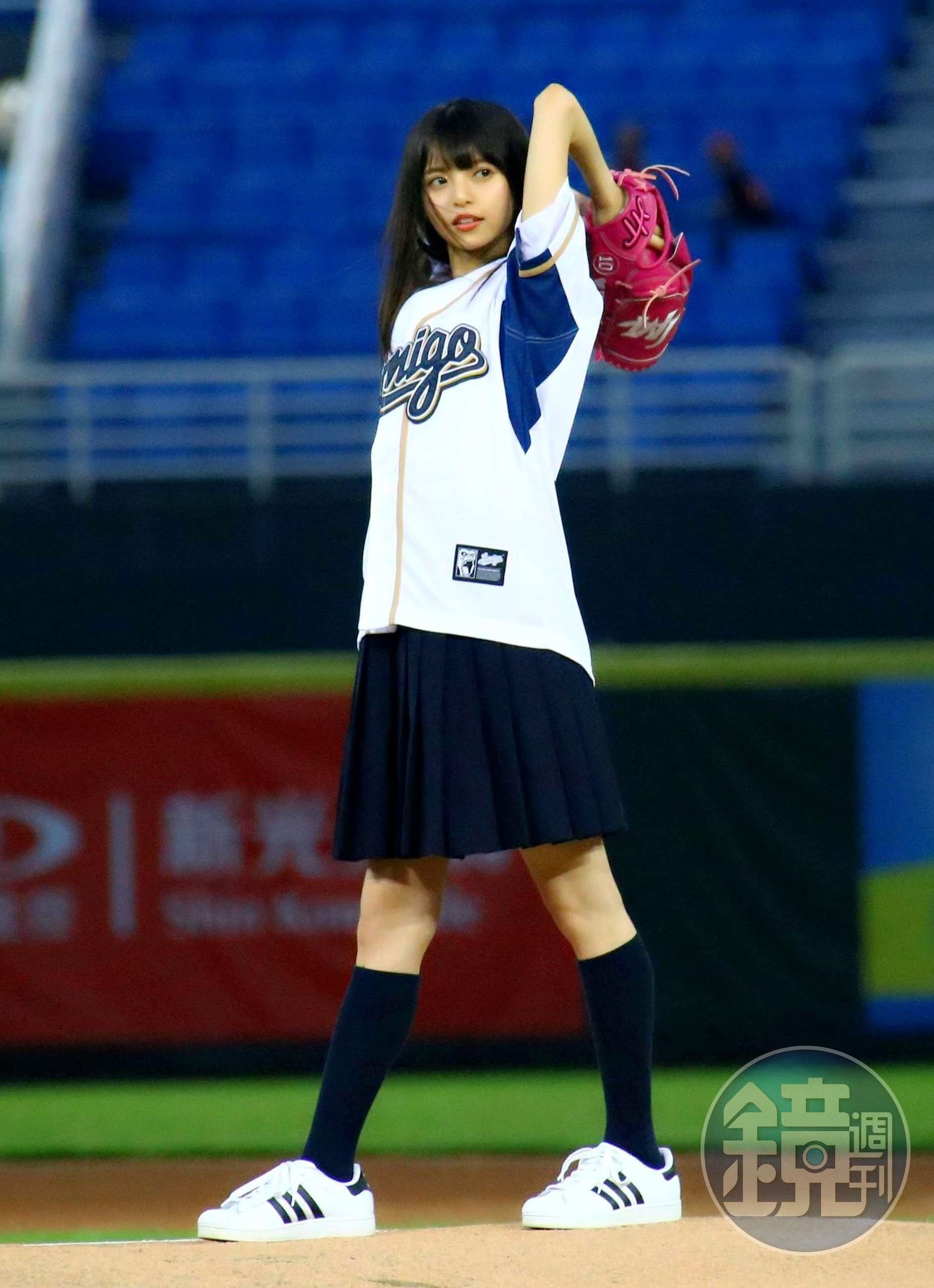 乃木坂46大口喝黑糖珍奶齋藤飛鳥獻開球初體驗- 鏡週刊Mirror Media