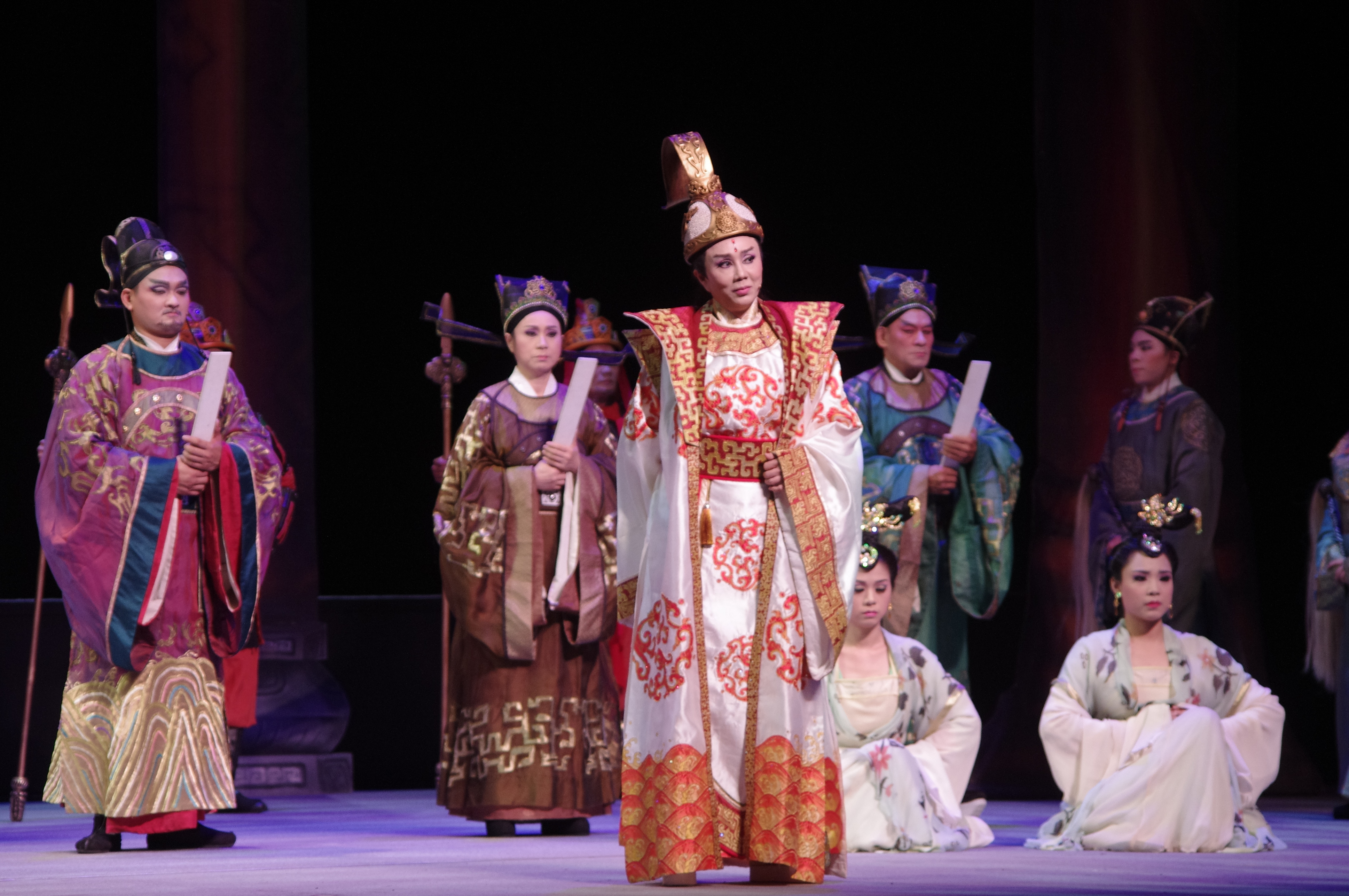 孫翠鳳（中）擔心戲迷不能接受偶像變壞人，但這次角色的反差像身體裡住兩個人，相當有挑戰性。