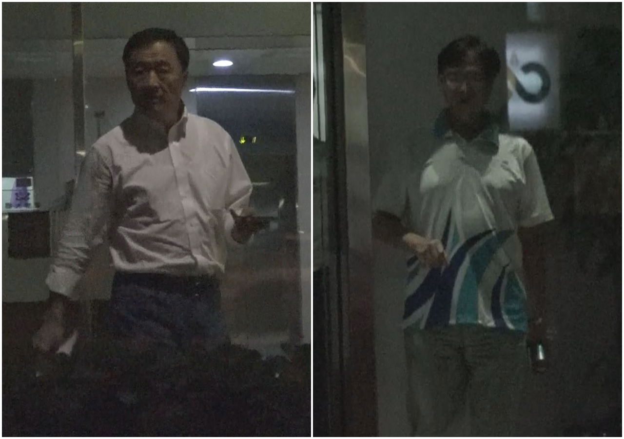 柯文哲於競選辦公室召集政策會議，市府首長及幕僚先後到場與會外，民進黨籍的副市長陳景峻（左）、民政局長藍世聰（右）也都到場。