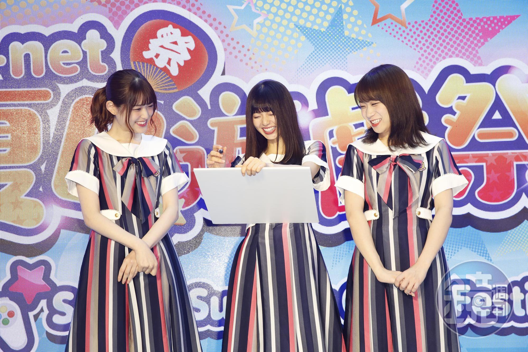 乃木坂46成員松村沙友理（左起）、齋藤飛鳥與秋元真夏出席So-net夏日遊戲祭活動。