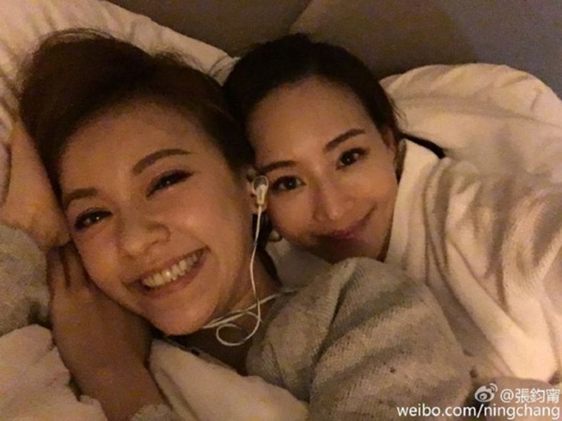 好友中只有張鈞甯知道陳意涵懷孕。（翻攝自微博）