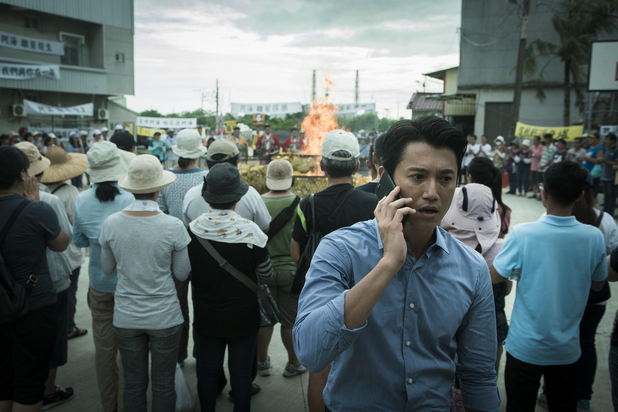 吳慷仁在《引爆點》中飾演法醫。(闊世電影提供)