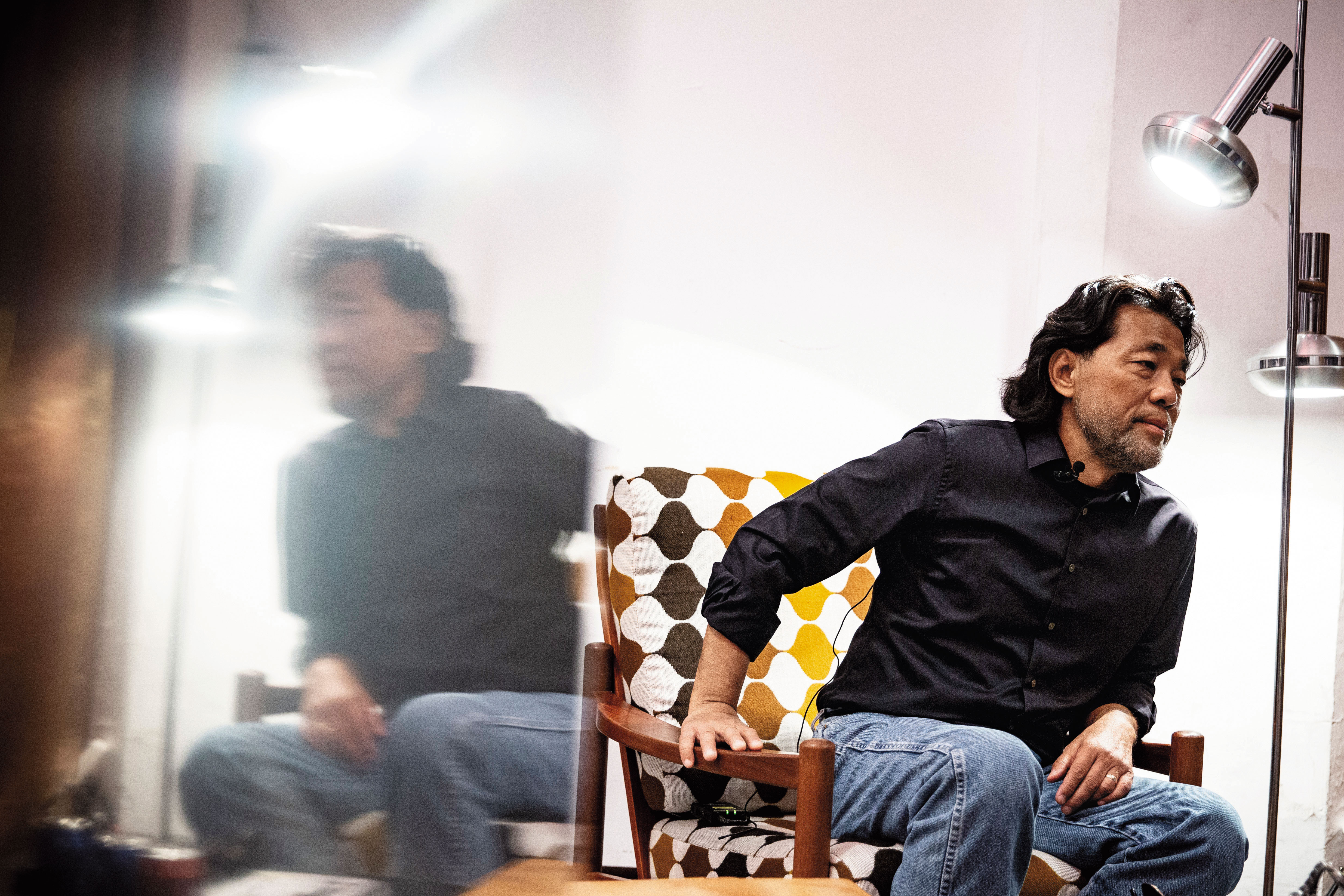 以今時今日的地位，李屏賓大可輕鬆躲在背後當攝影指導，可他偏不。除了對電影抱有強大熱忱，亦可看出他性格裡面勇於挑戰的執著。