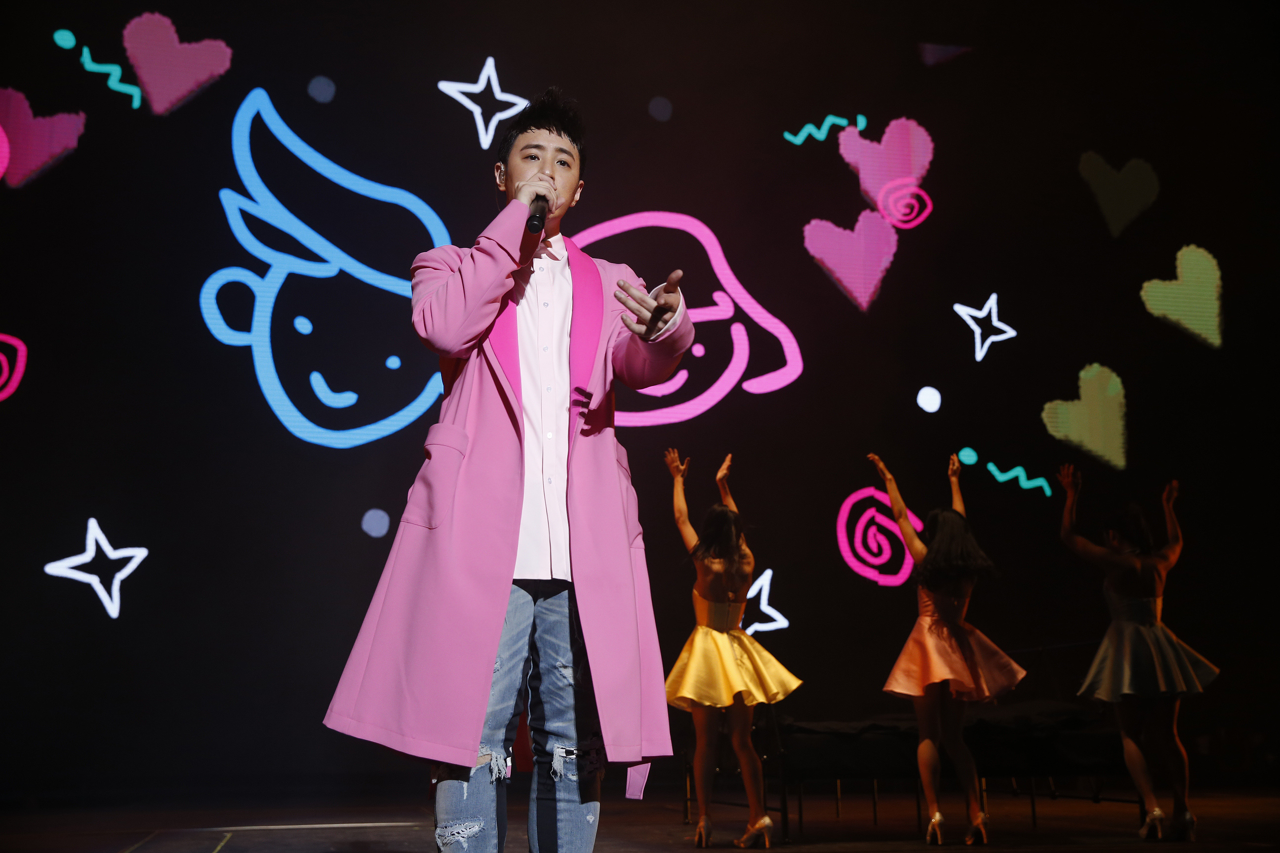 今七夕情人節，潘瑋柏獨自彩排演唱會，在工作中度過。