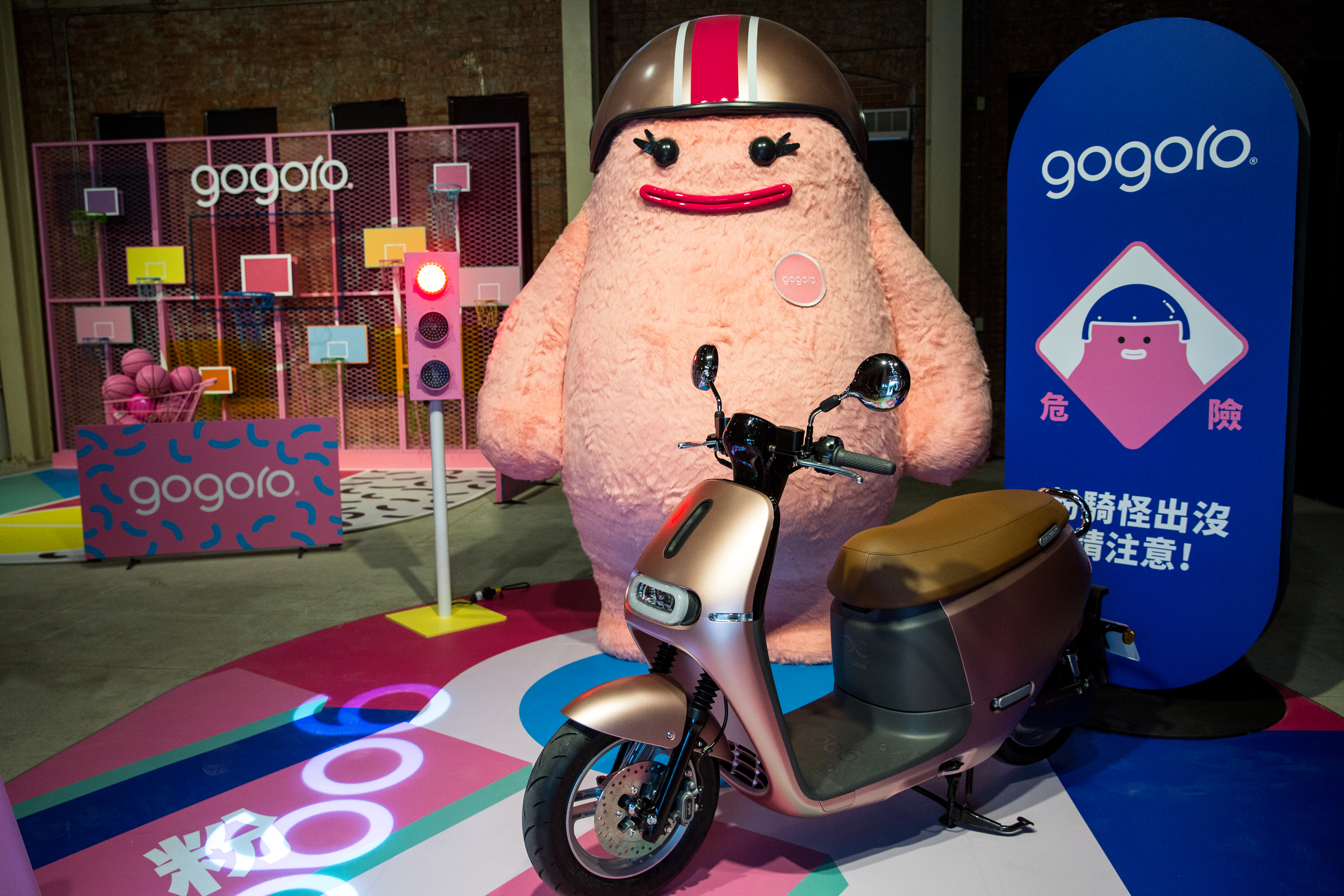 Gogoro 2 Delight擁有低車身、省力中柱架等特性，讓個子不高的女生更容易駕馭。