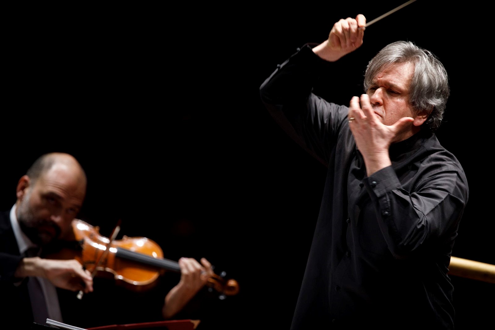 指揮大師帕帕諾爵士將於11月率義大利聖西西里亞管弦樂團首次訪台。（牛耳藝術提供）