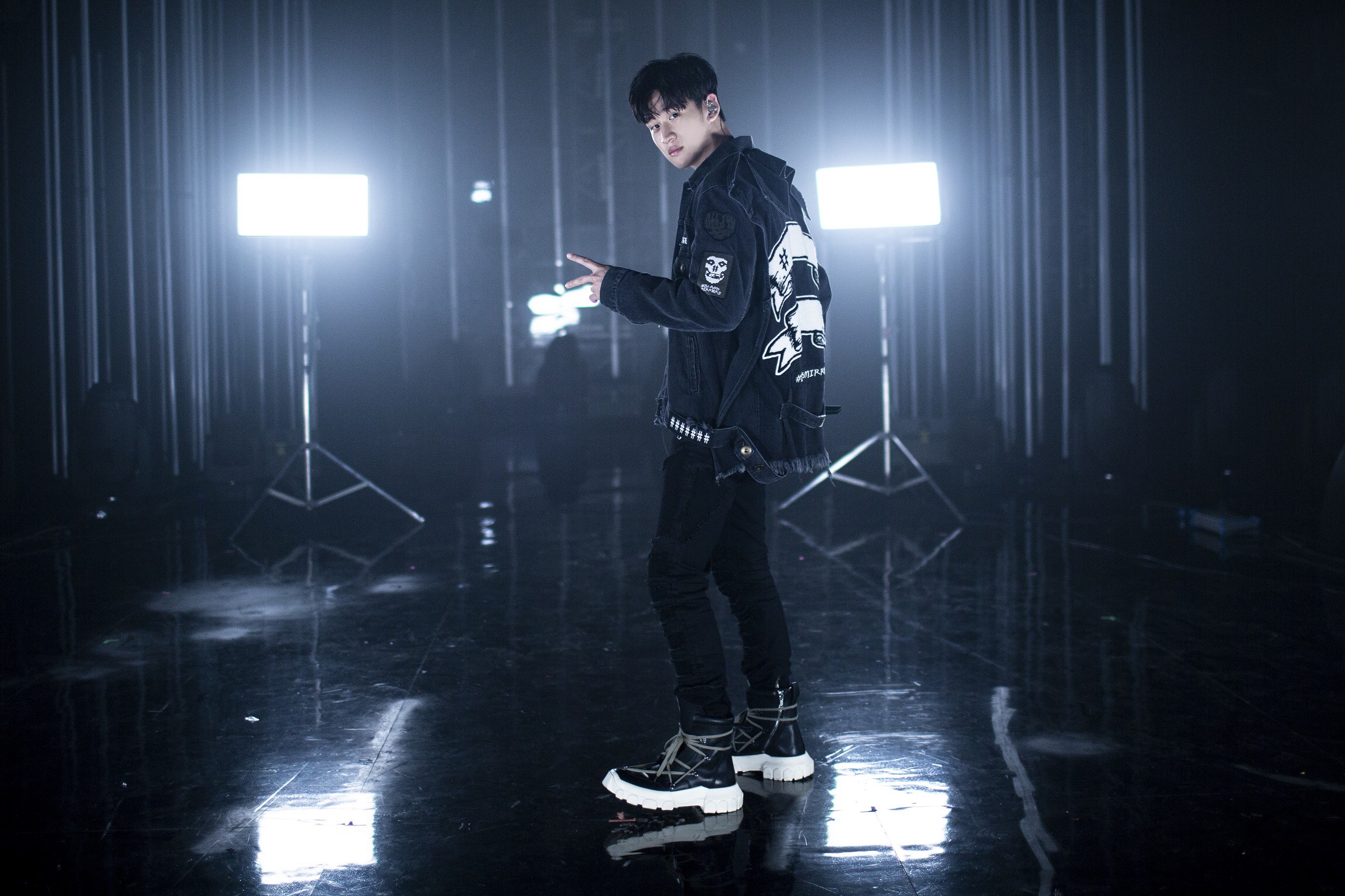 周興哲自曝在睡夢中創作，被稱為「睡王子」。（索尼提供）