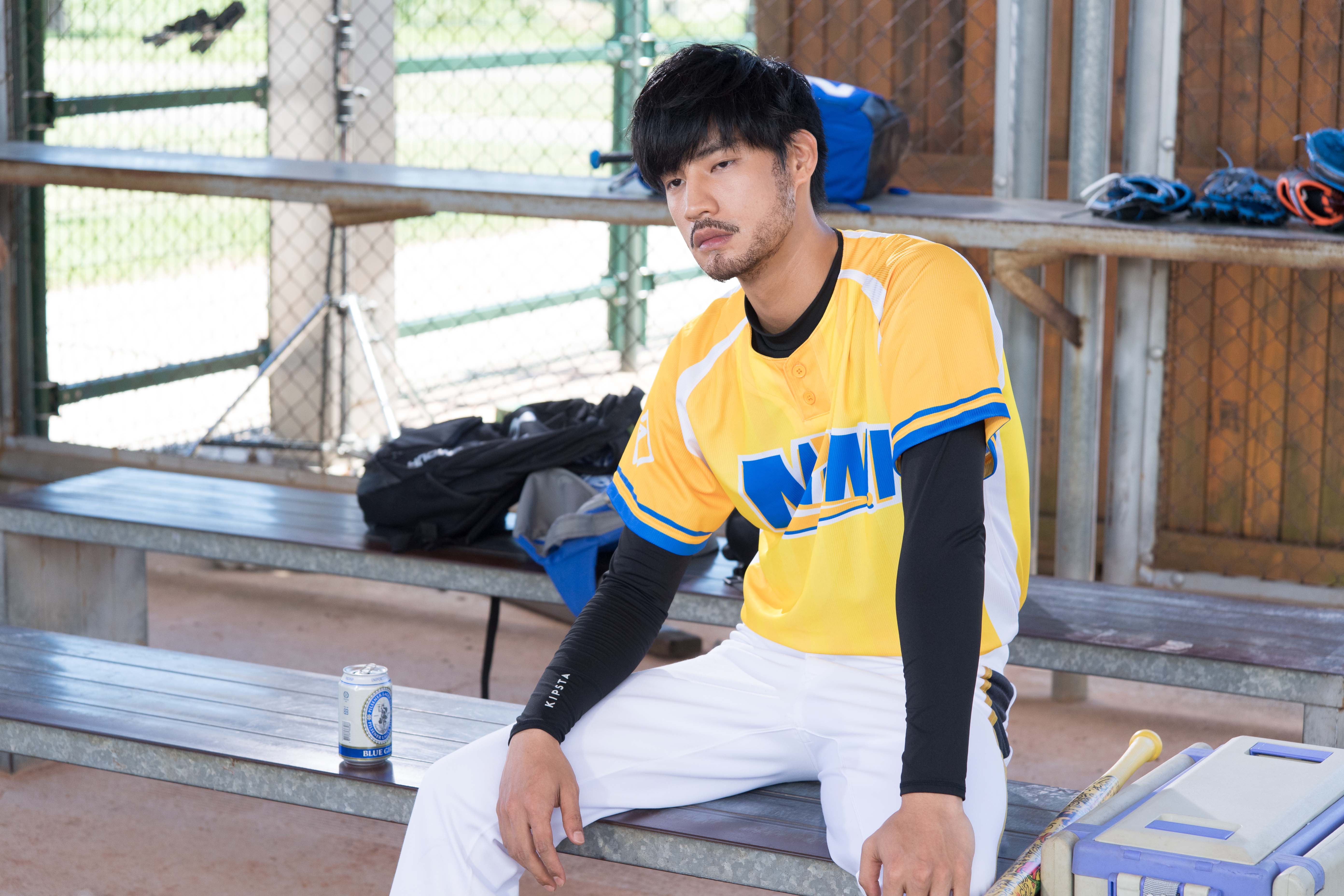 羅宏正的鬍渣頹廢造型被網友戲稱是「鬍鬚張」。(台視提供)