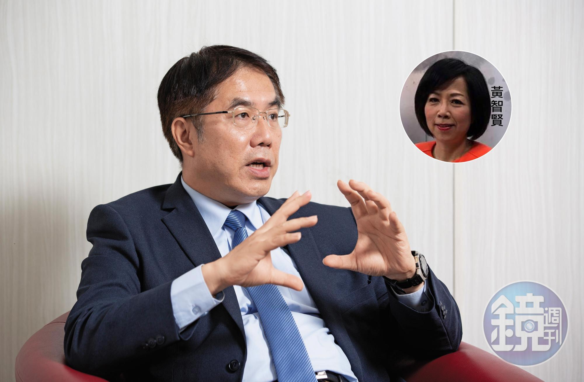 黃偉哲擁有哈佛、耶魯雙碩士學位，擔任立委期間常上政論節目，具有全國性知名度。