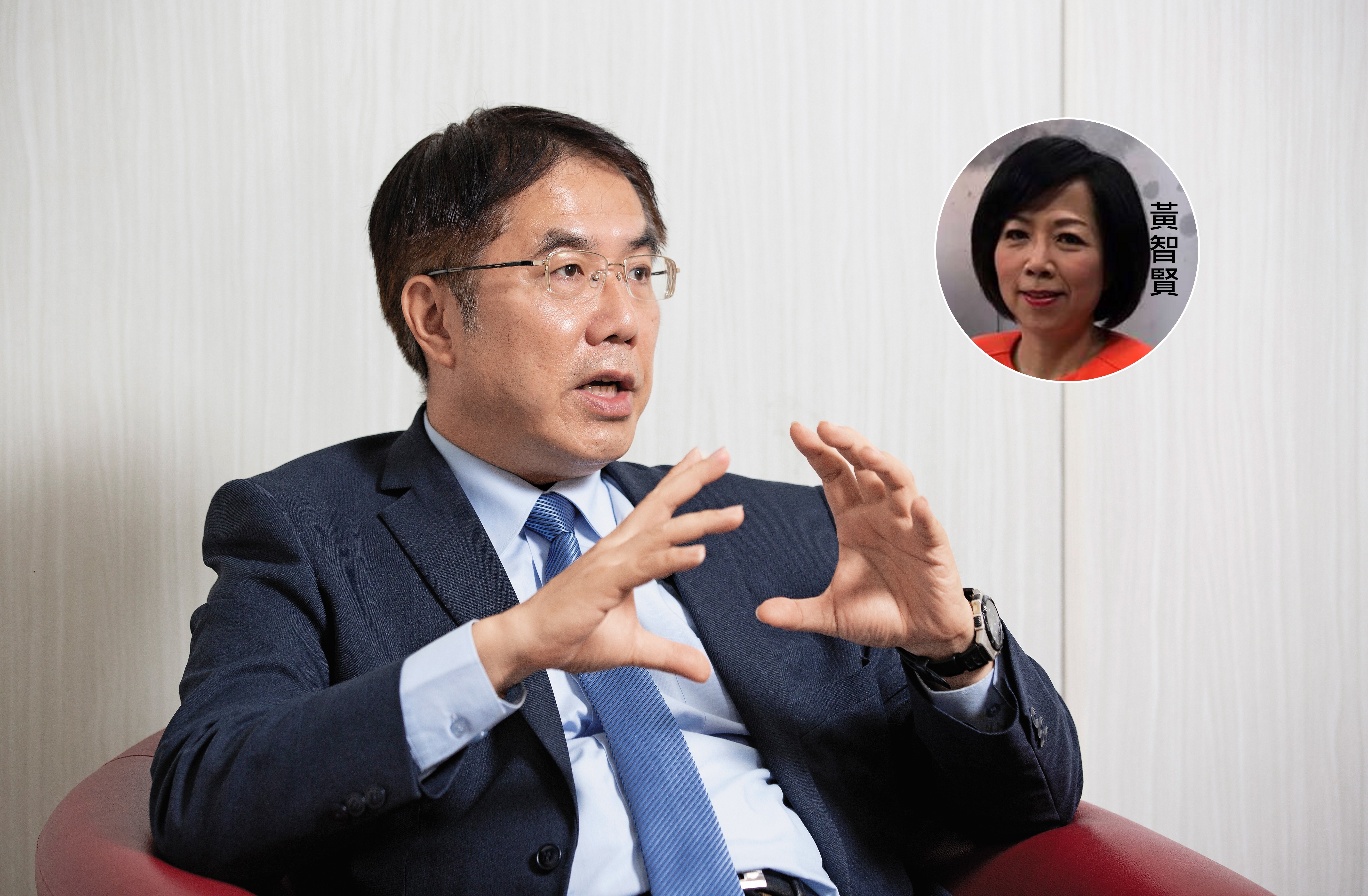 黃偉哲擁有哈佛、耶魯雙碩士學位，擔任立委期間常上政論節目，具有全國性知名度。