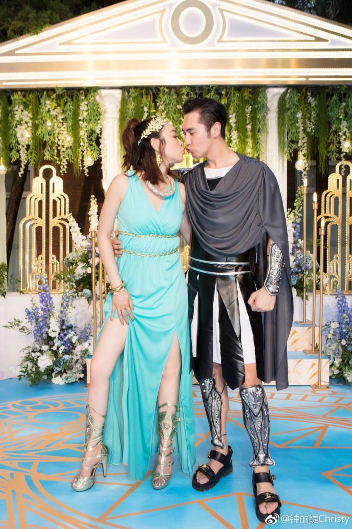 跟第3任老公張倫碩結婚2年，兩人一直想生愛情結晶，她很感謝老公這陣子的陪伴與支持。（翻攝自鍾麗緹微博）