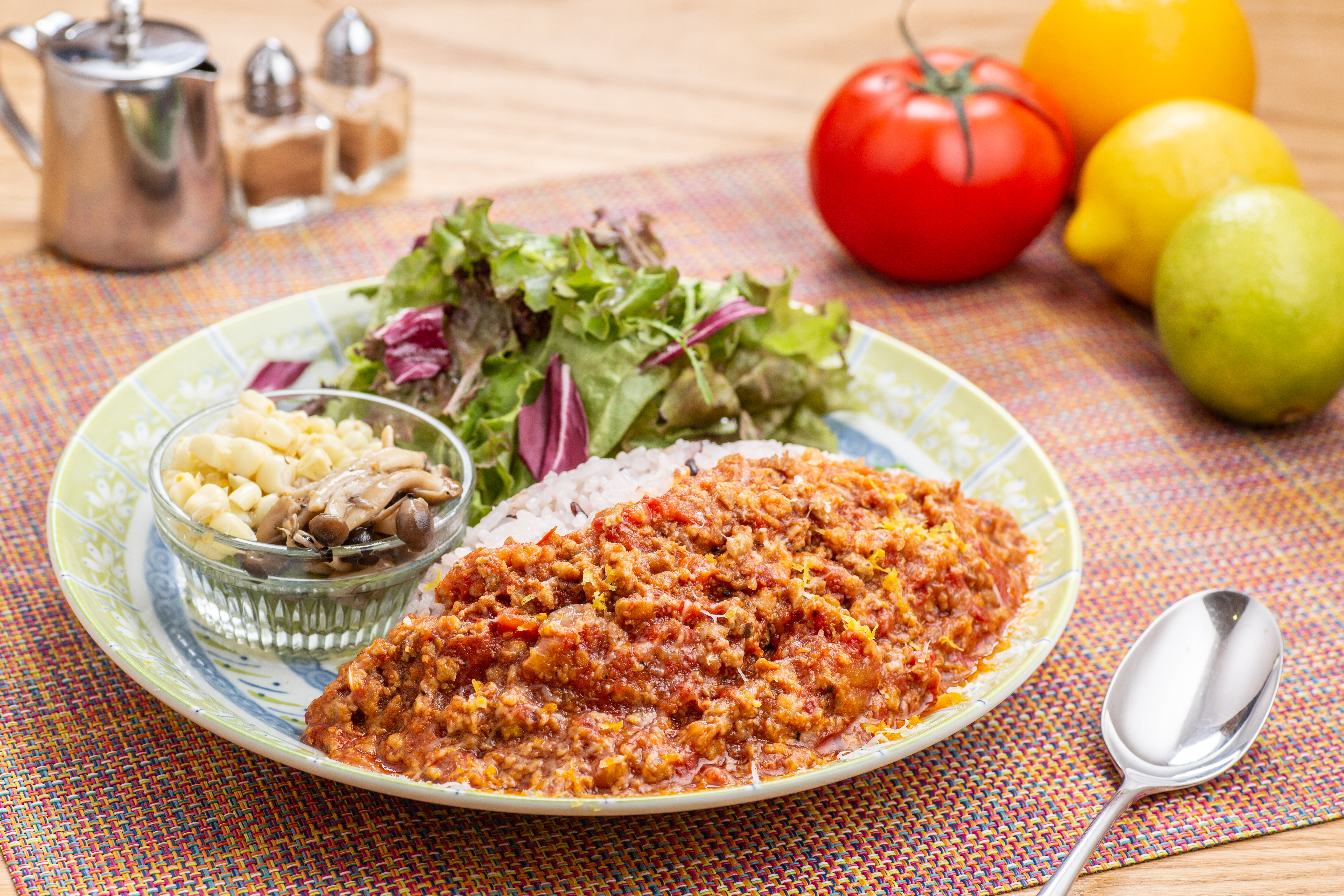 「波隆那帕瑪豬肉醬」以黑毛豬絞肉、新鮮番茄和義大利番茄罐頭熬煮肉醬，甜酸濃郁、十分下飯。（270元／份）