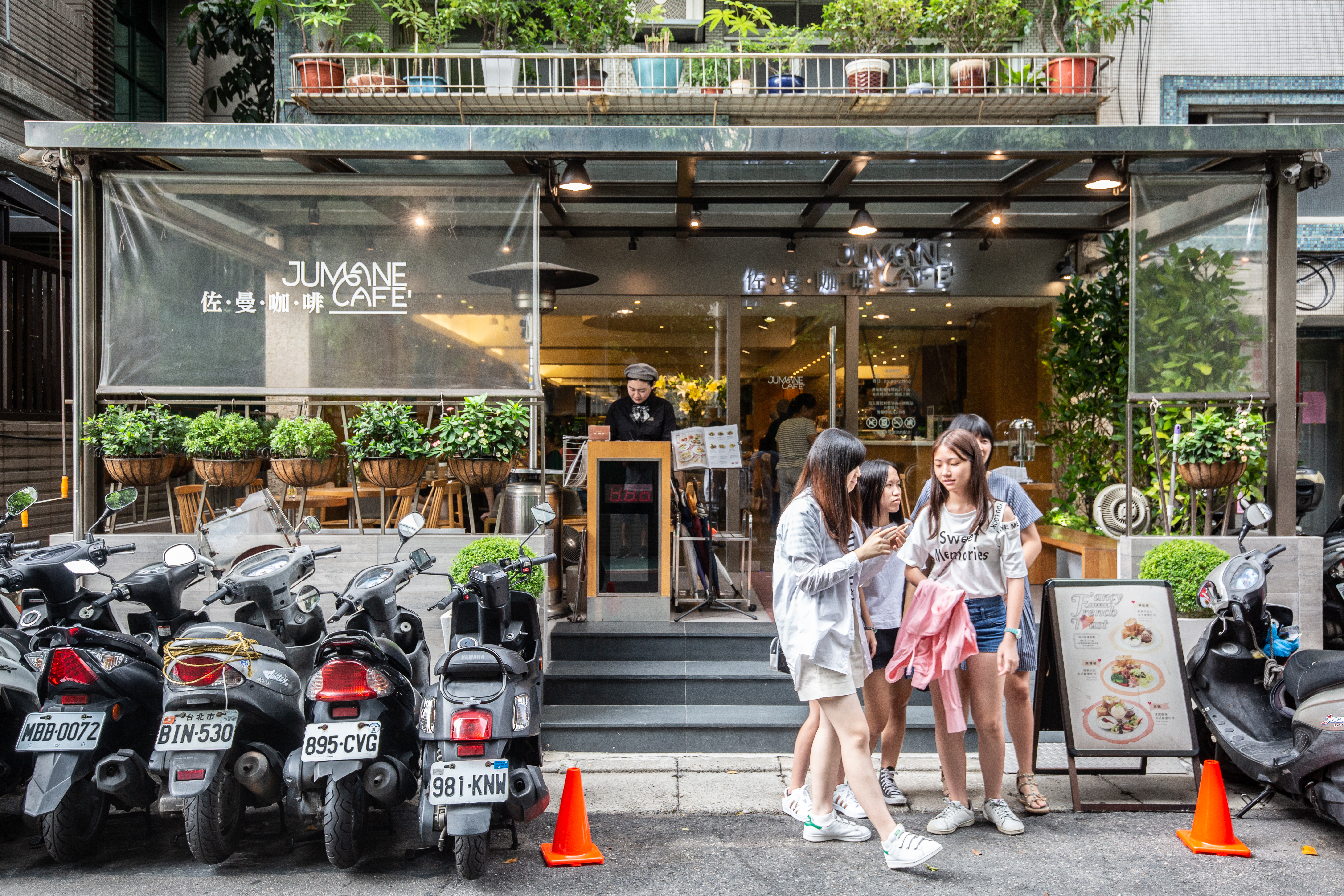 開業近6年的「佐曼咖啡館」，餐點頗受女生歡迎。
