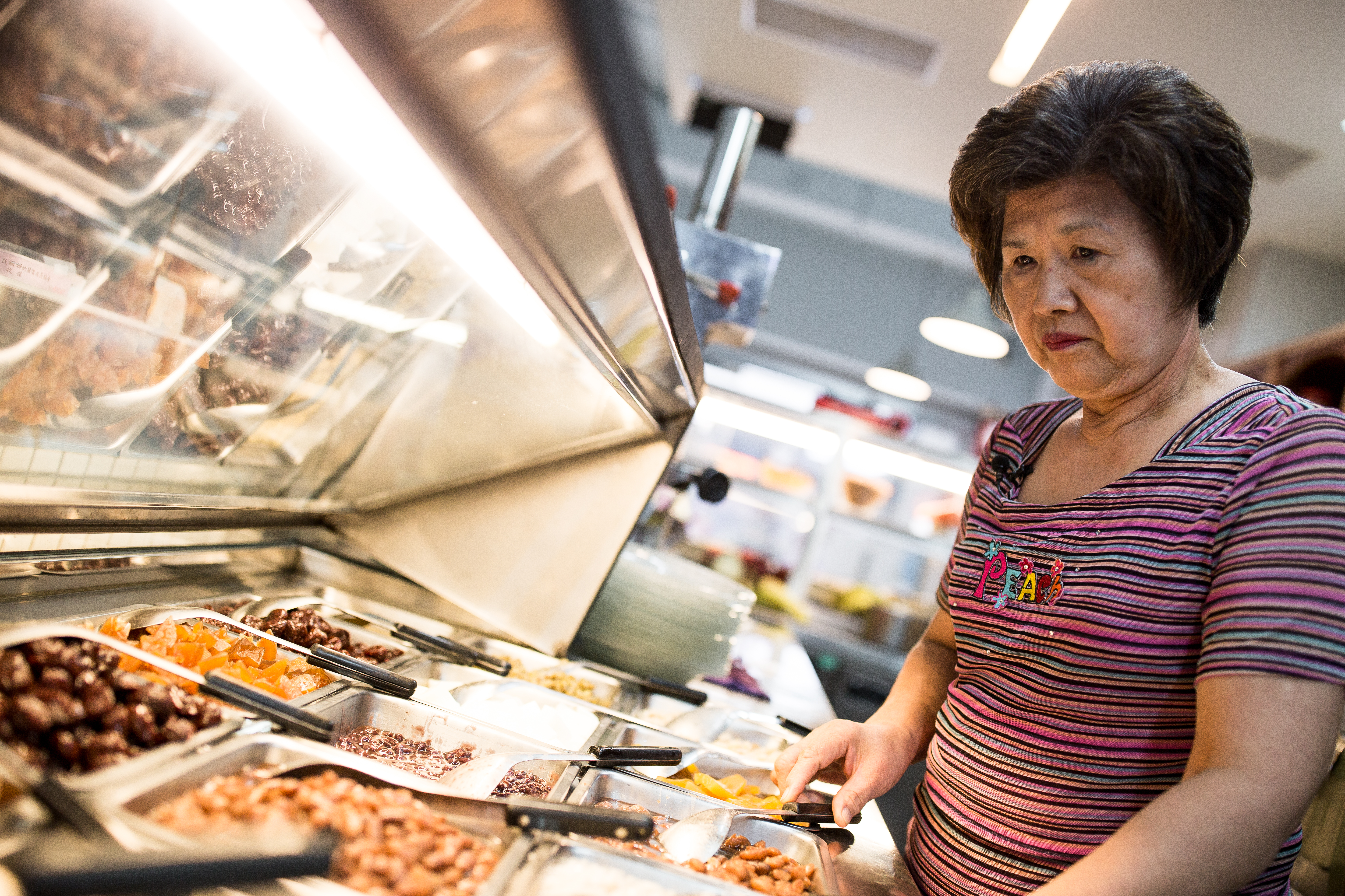 第二代蔡豐筠自22歲結婚，便開始進入幸發亭接班，忙碌到不見天日。