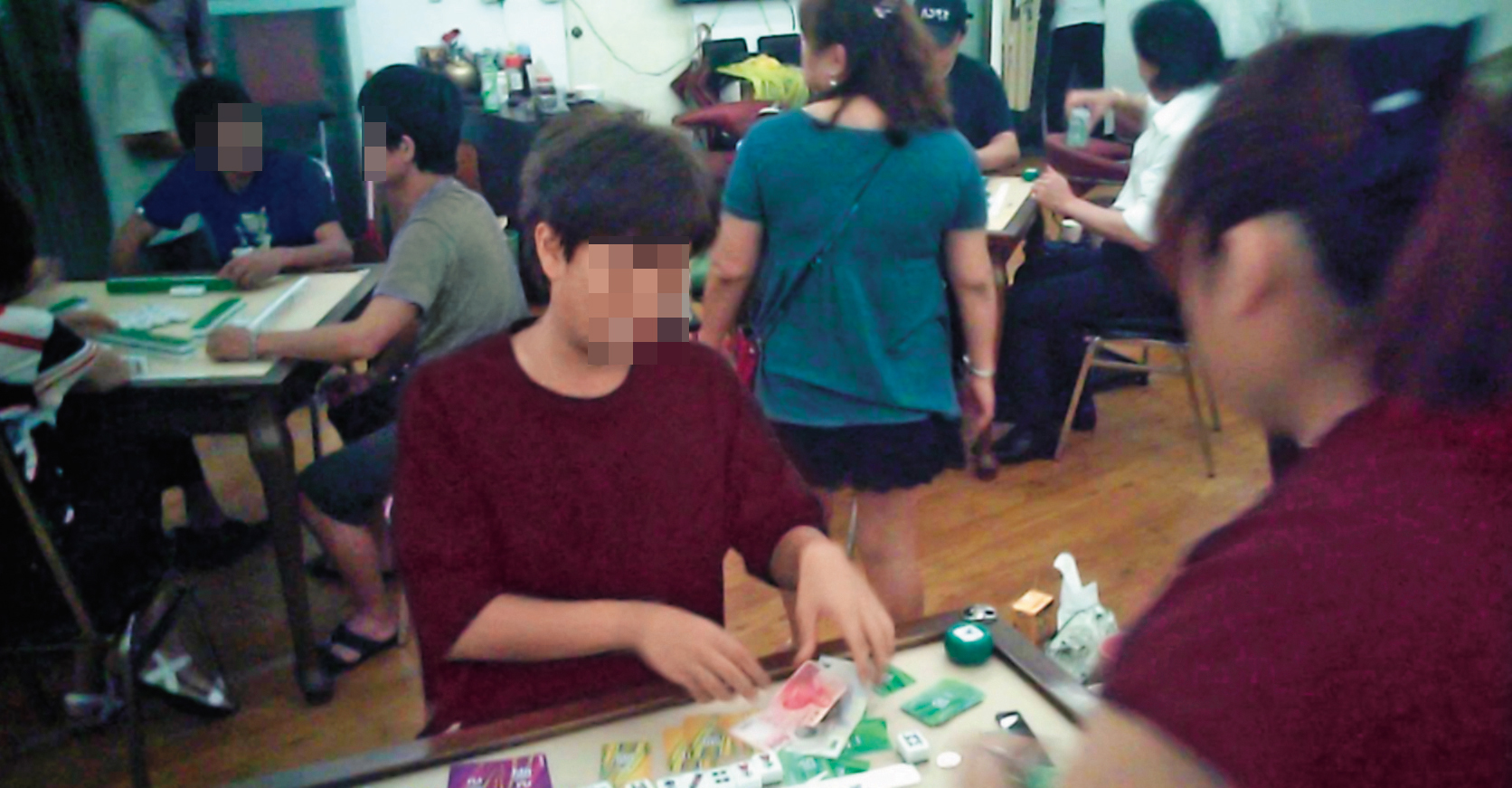 萬華麻將協會及棋牌社現場以籌碼點數卡兌換現金，已涉賭博罪。（警方提供）