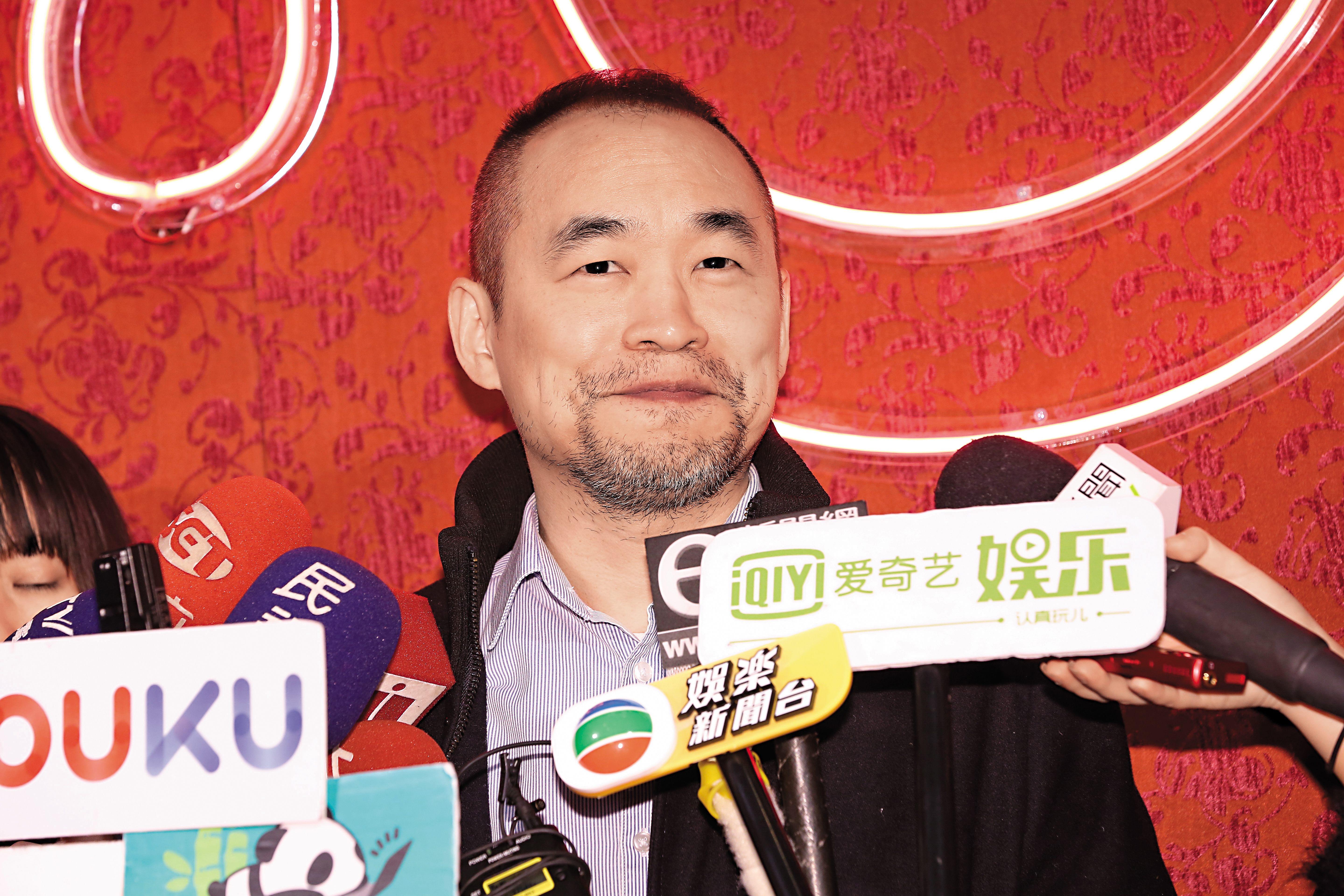 藝人黃立成創辦的17直播是台灣最大的綠播平台之一。