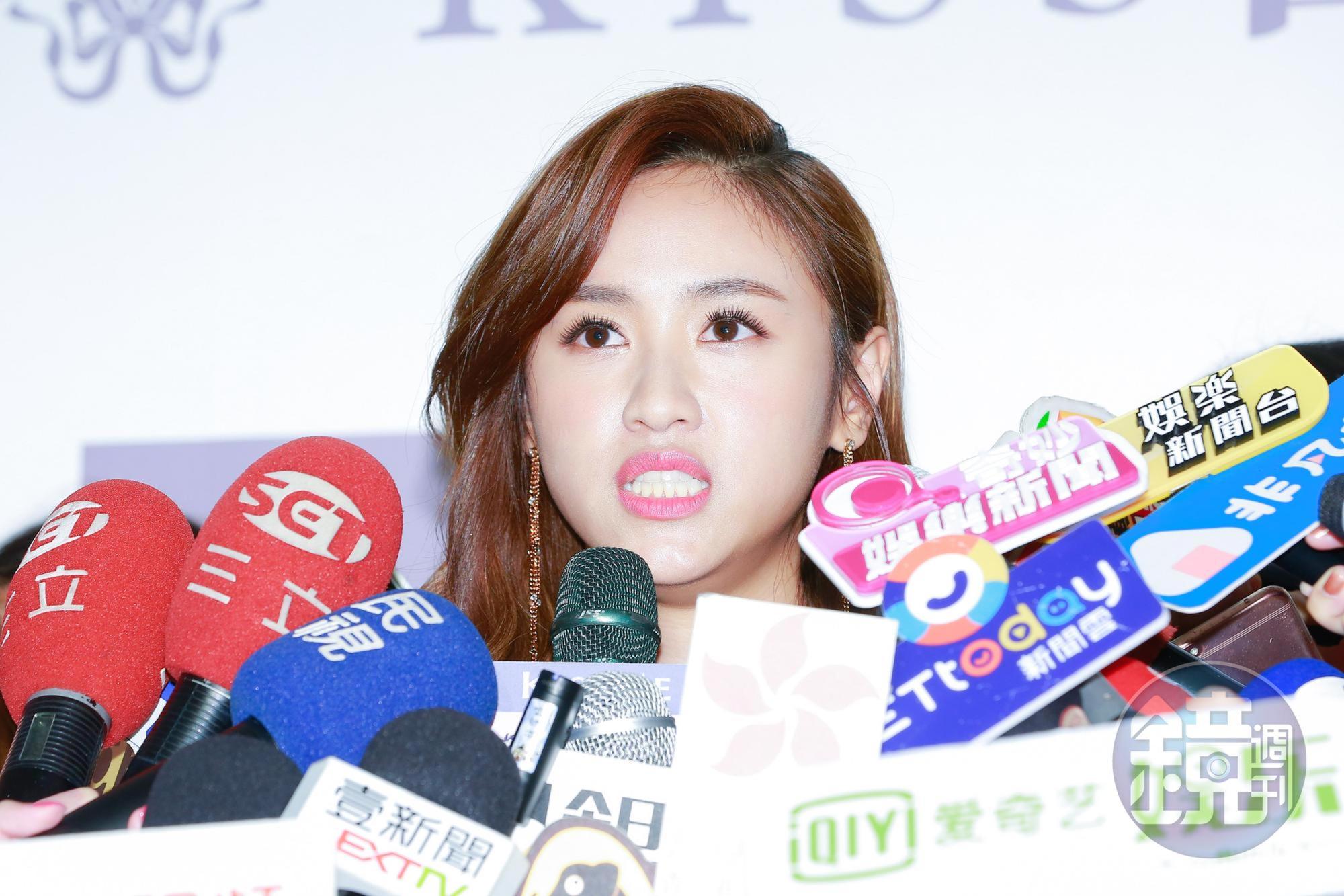 吳姍儒被媒體包圍詢問弟弟的後續發展，她表示弟弟即將返美，未來只能靜觀其變。