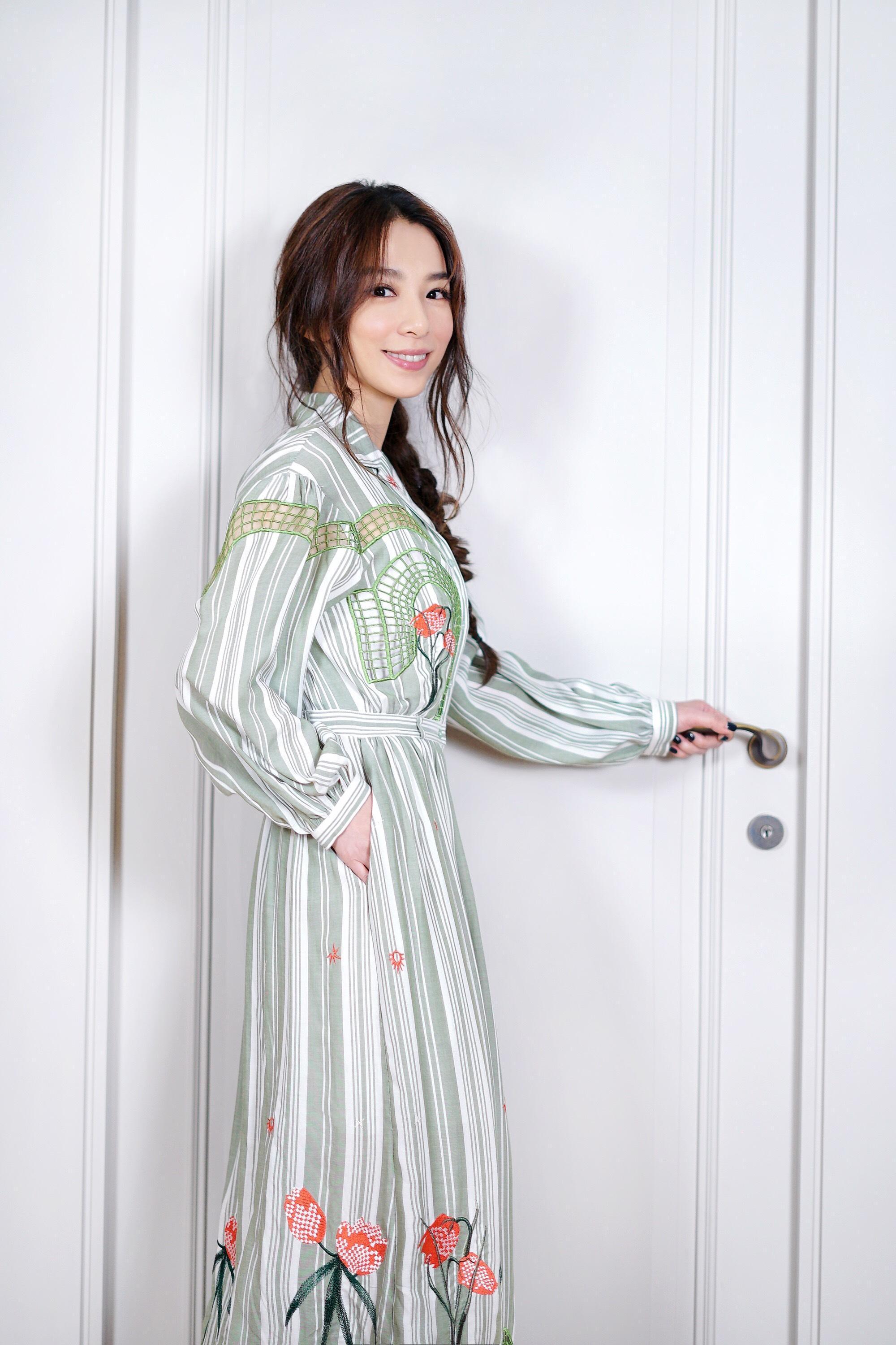 粉絲留了70,000條留言，讓Hebe看到眼花。（華研提供）