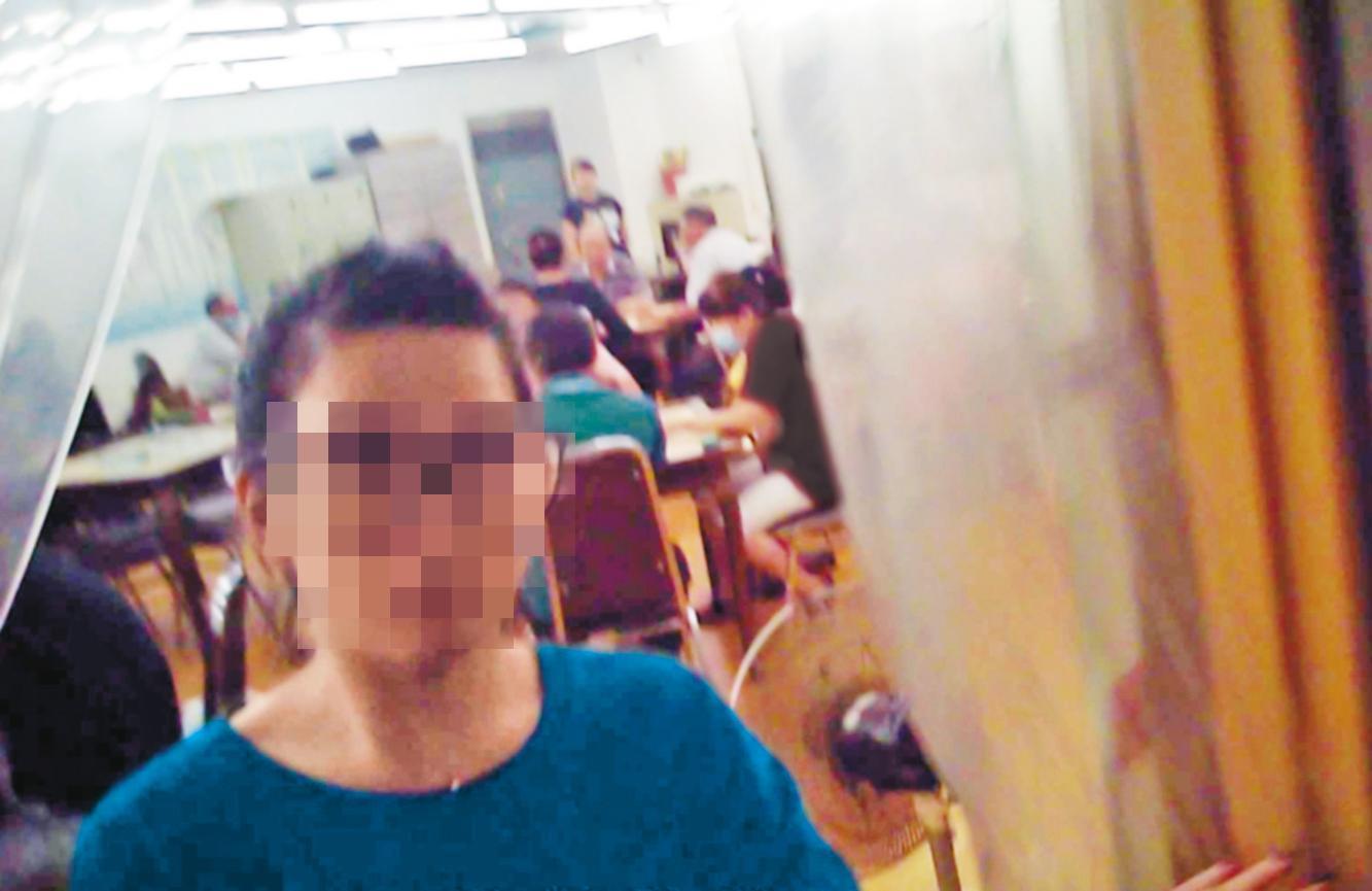 麻將協會及棋牌社門口有專人負責辨識生人和熟客。（警方提供）