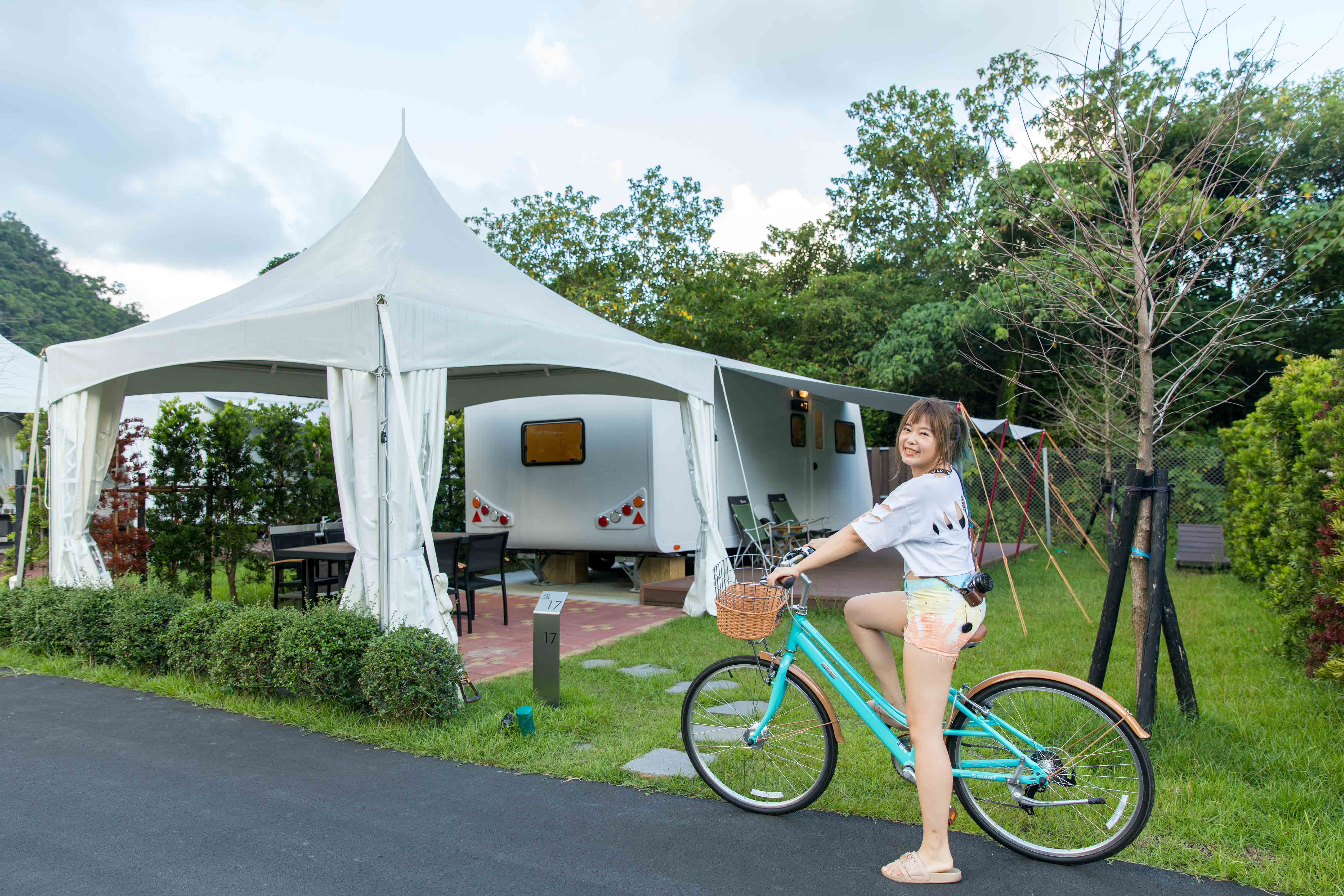 礁溪老爺酒店引進新的露營車設備。