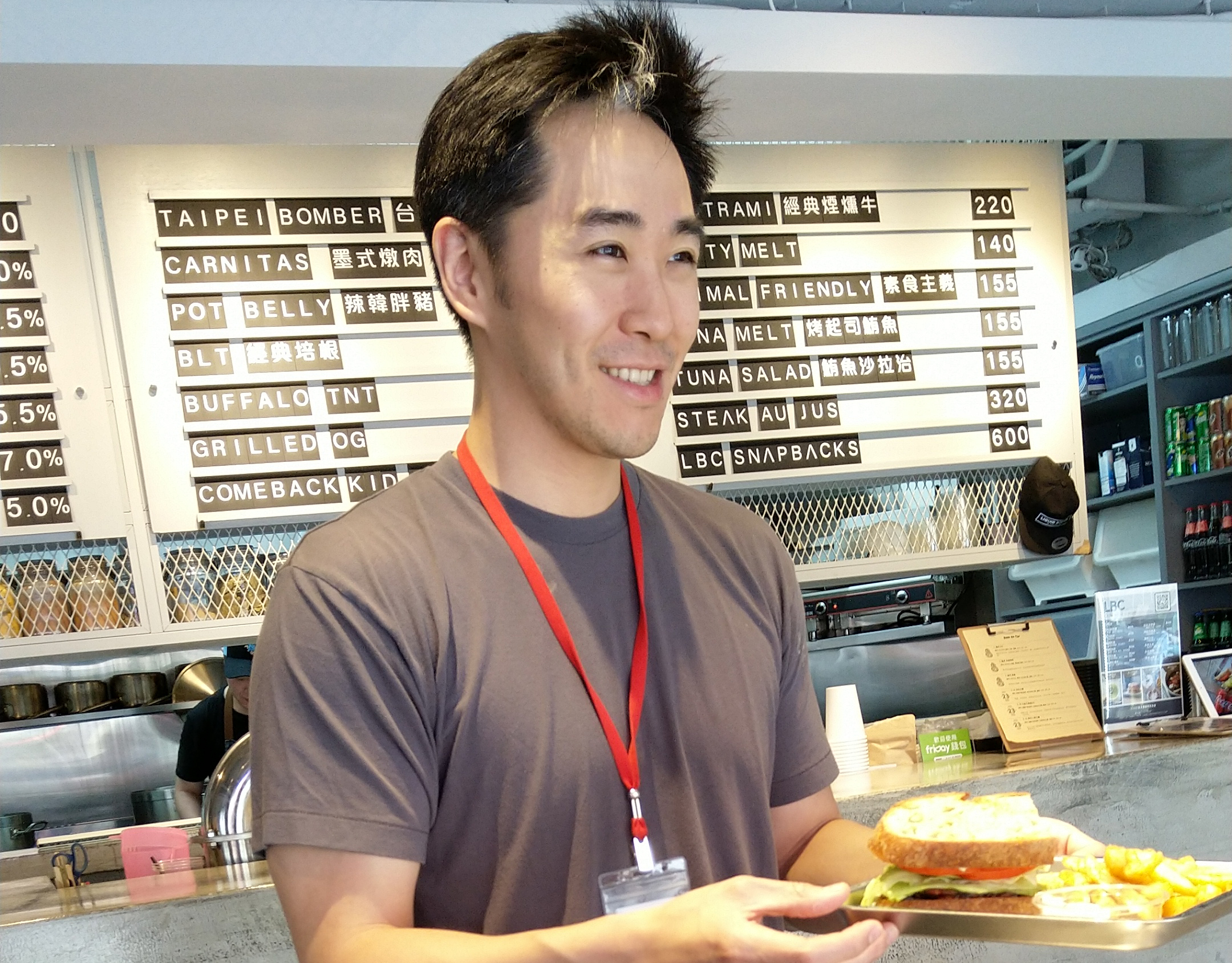 工程師背景的李鴻敬創業改賣美式三明治，在ABC圈引起話題。（LBC提供）