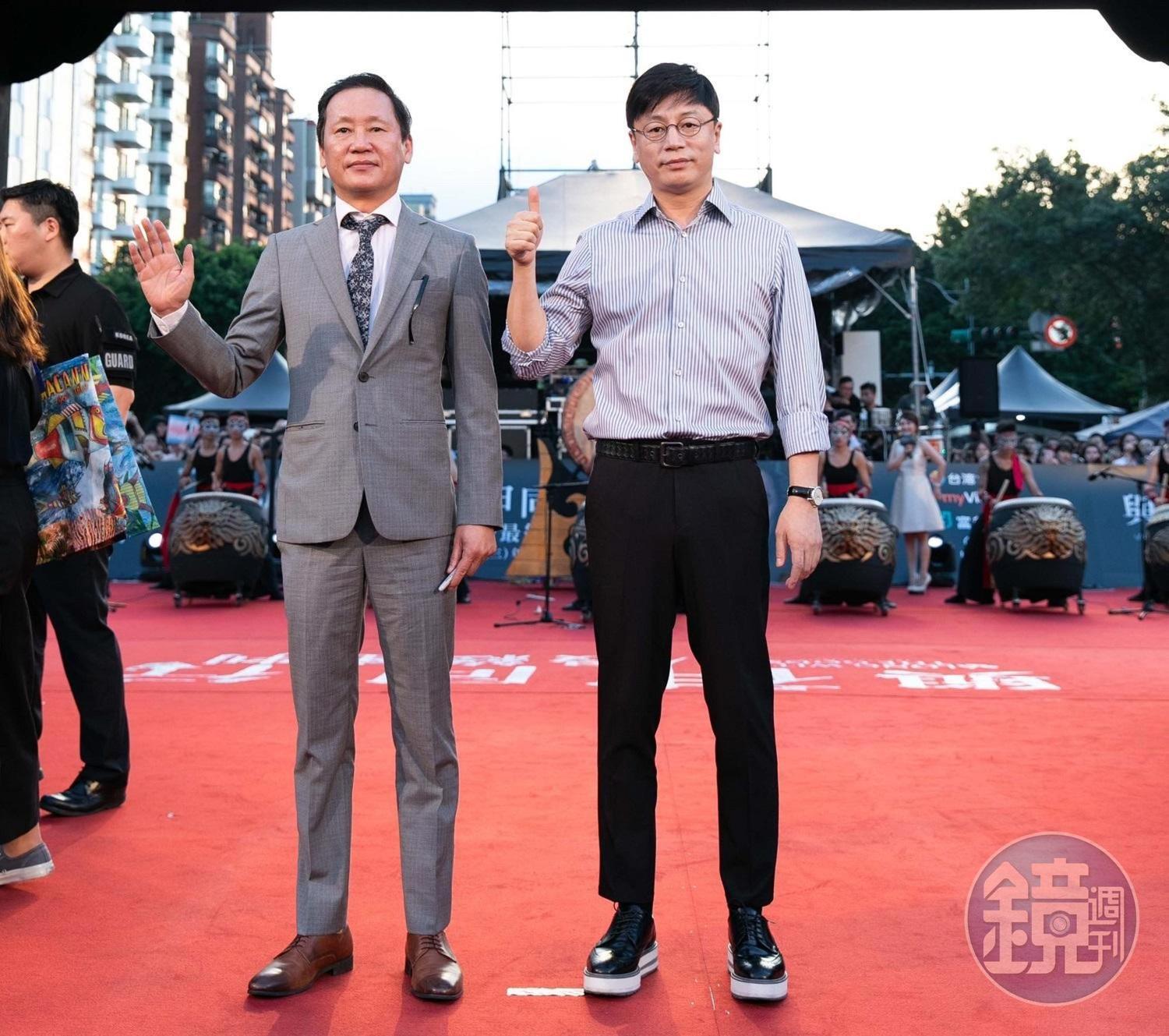 監製元東淵（左）、導演金容華連袂來台，出席《與神同行：最終審判》紅毯見面會。