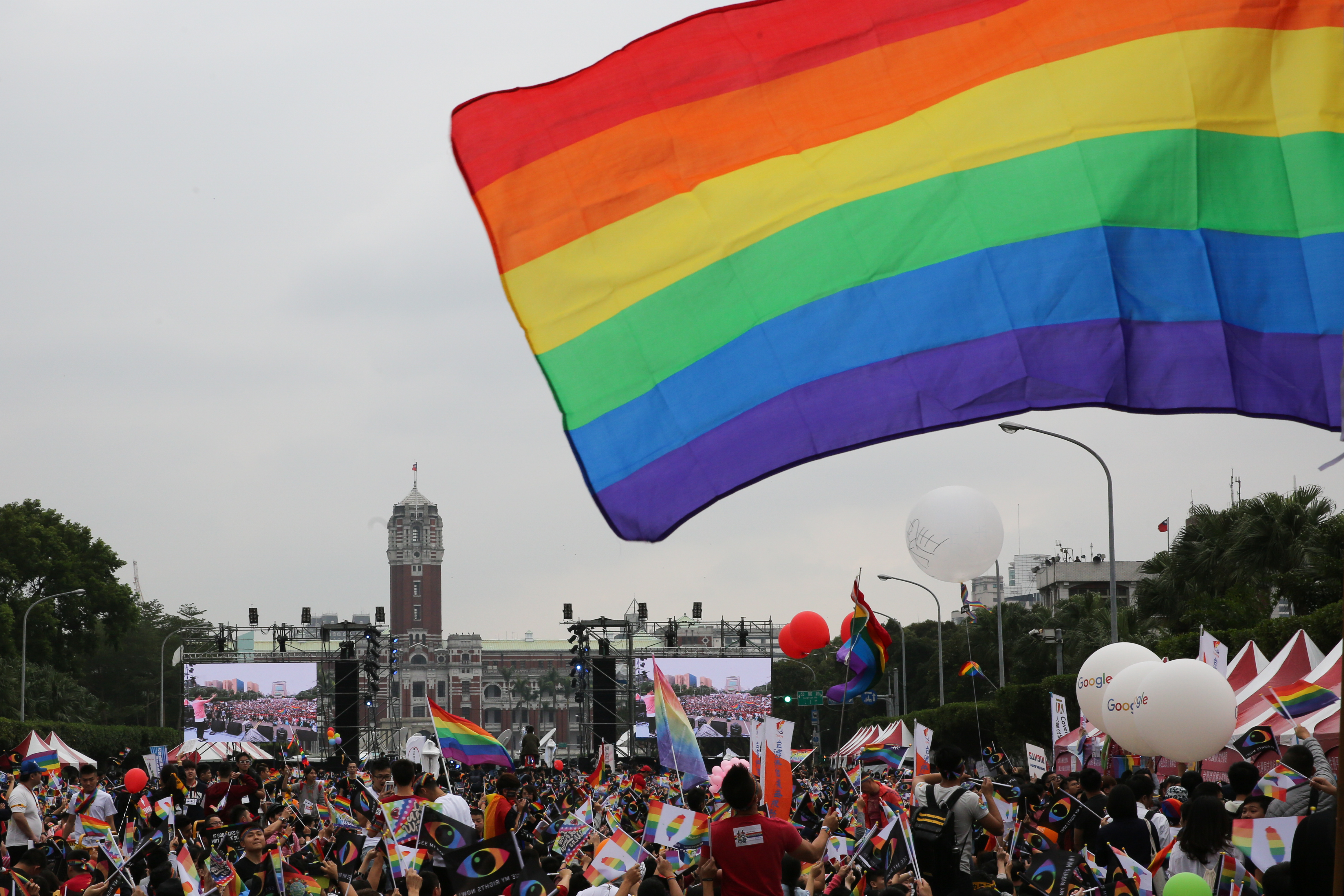 民法保障同婚公投連署1個月達到15萬份，苗博雅表示，已經創下台灣公投史上「非政黨動員」的公投連署，最快的速度。