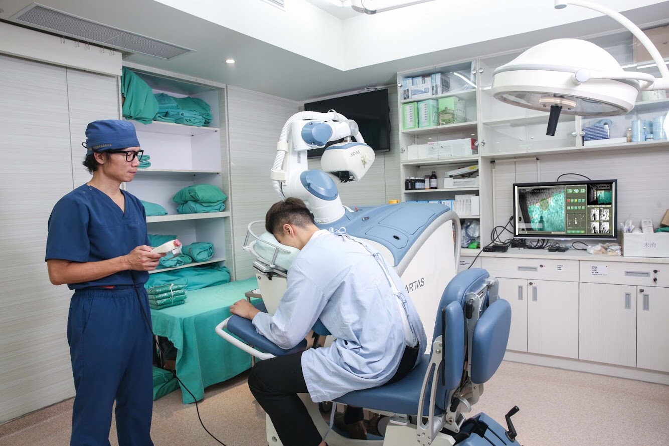 毛髮移植商機大，除了傳統植髮外，越來越人有植眉、植睫需求。