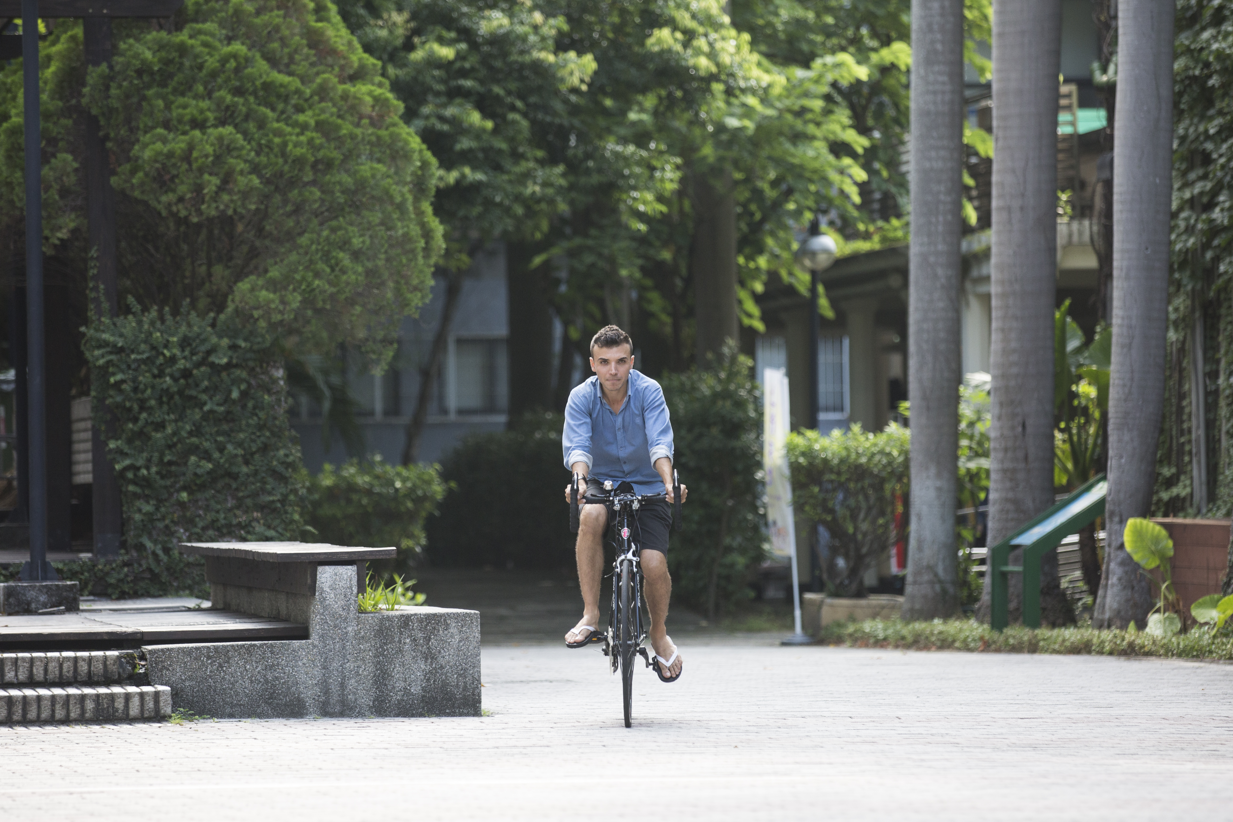 伊拉克庫德族人易馬丁說,在中東,人們都不喜歡運動也不騎腳踏車,來台灣後,他去上課、打工都騎腳踏車。