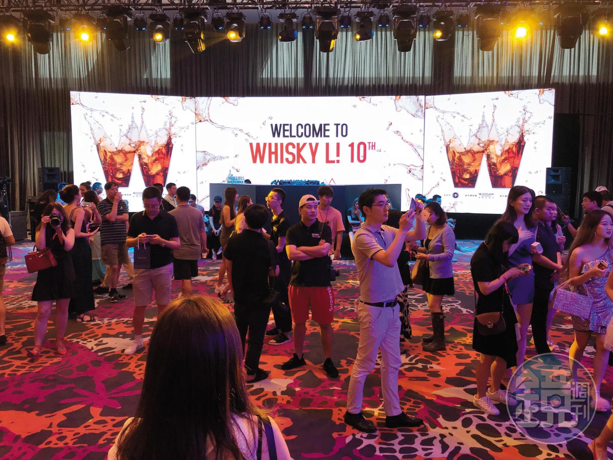 WHISKY L展覽在上海已經舉辦10年,今年特地選在外灘的W Hotel舉辦,場地寬敞效果佳。
