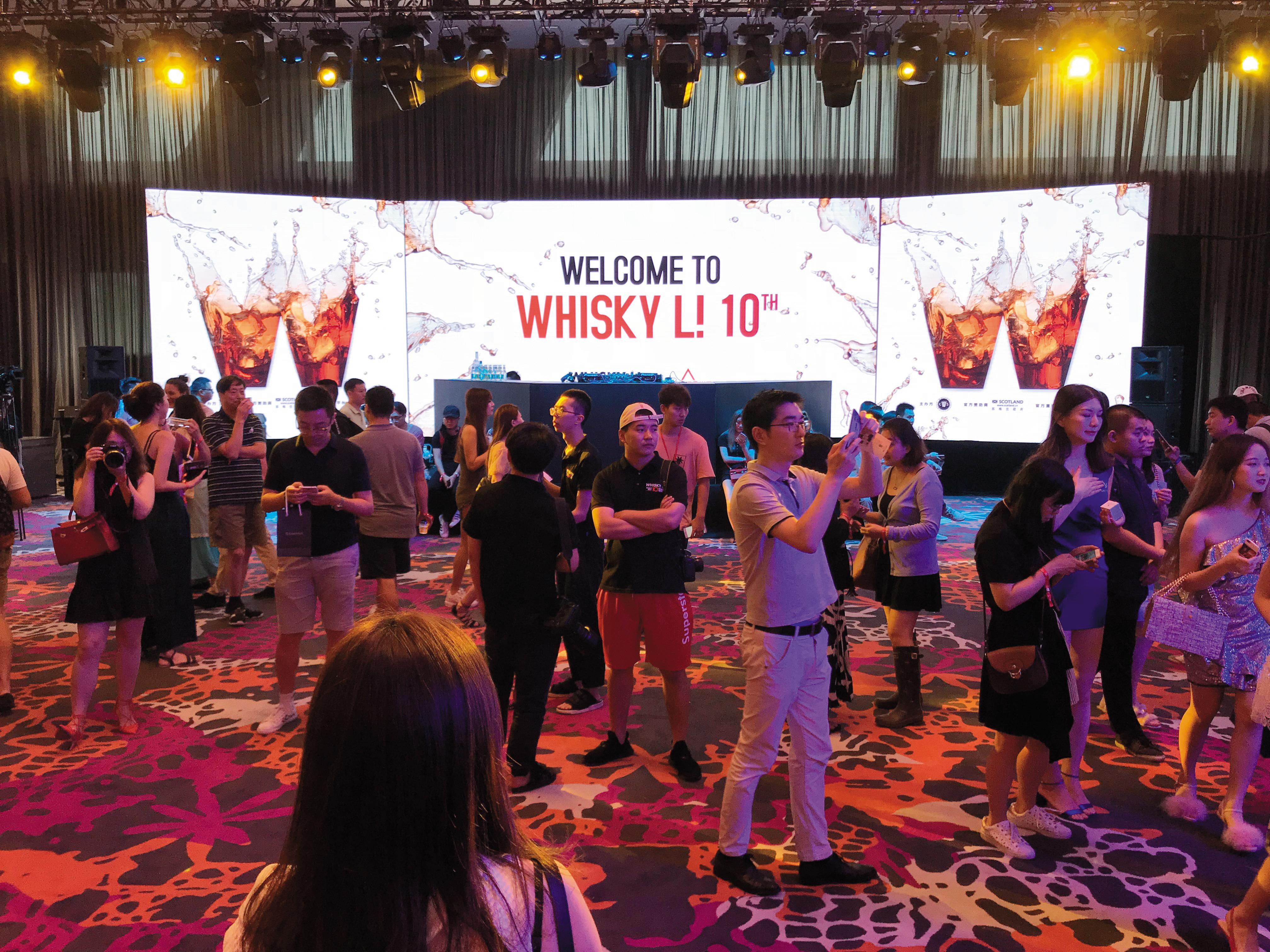 WHISKY L展覽在上海已經舉辦10年,今年特地選在外灘的W Hotel舉辦,場地寬敞效果佳。