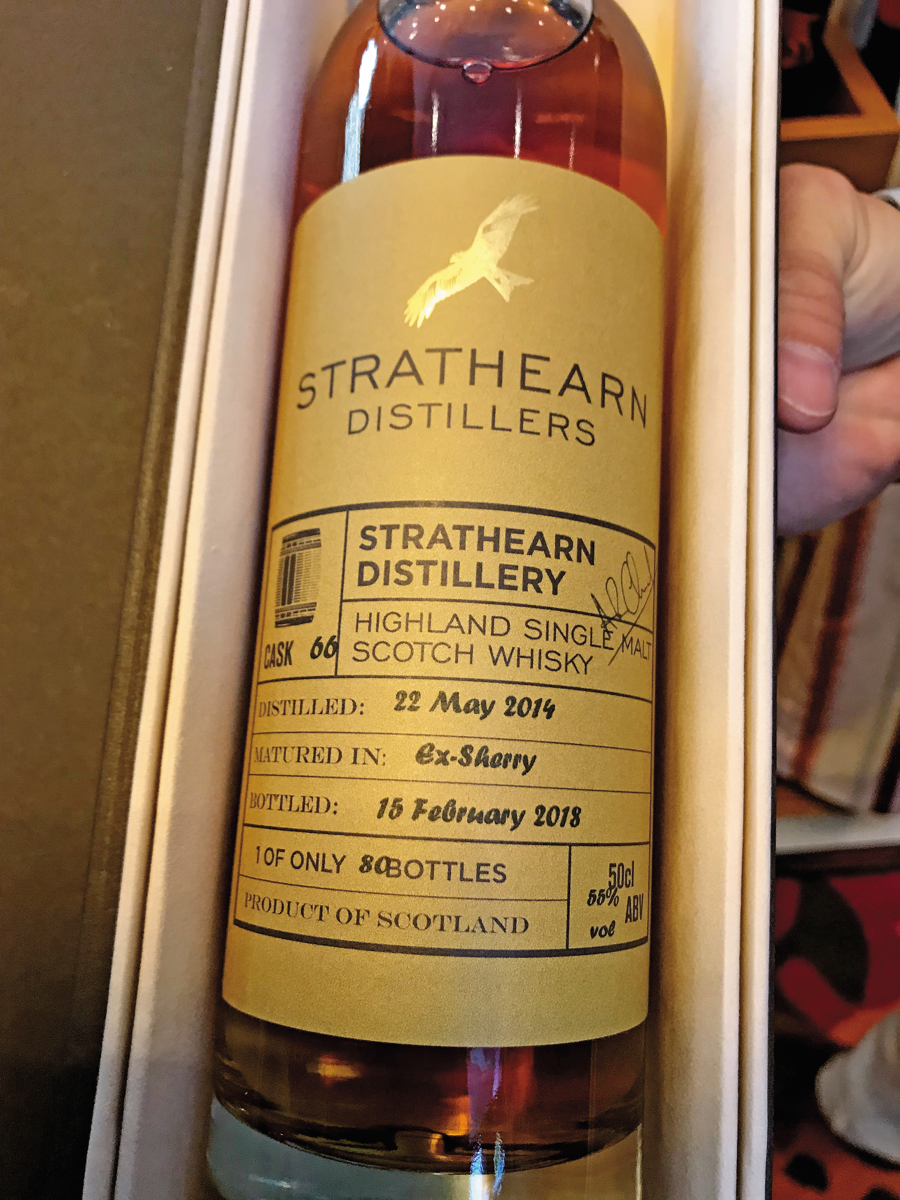 這是鈹刻轉投資的蘇格蘭單一麥芽酒廠Strathearn,產量極少,不知道有沒有機會跟台灣消費者見面?