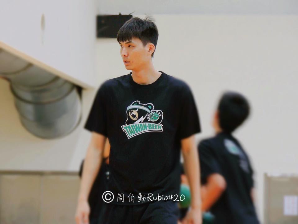 周伯勳為台啤當家主將，爆出性侵後，不僅婚事告吹，更慘遭球團禁賽。（翻攝自周伯勳臉書）