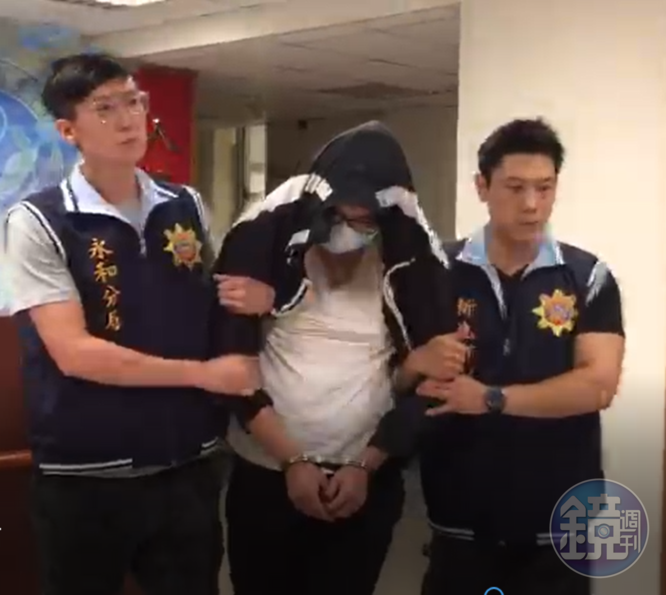 台籍吳姓男子幫忙購買2把開山刀，遭法院裁定30萬元交保。