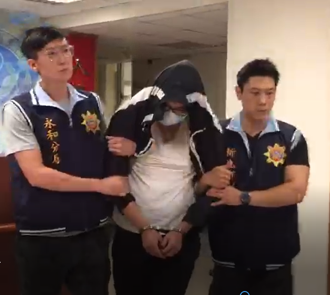 台籍吳姓男子幫忙購買2把開山刀，遭法院裁定30萬元交保。