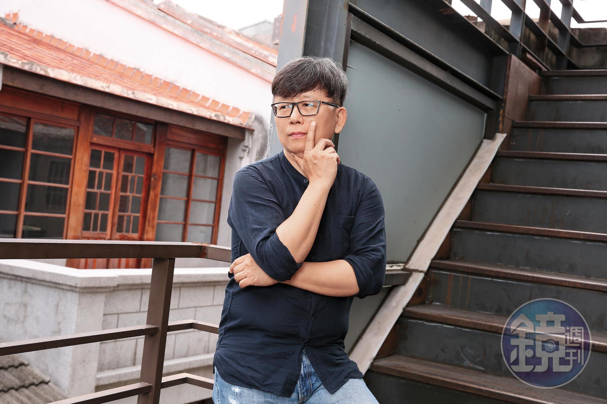 導演楊力州從小對布袋戲懷有濃厚情感，還會自己做布偶玩耍。
