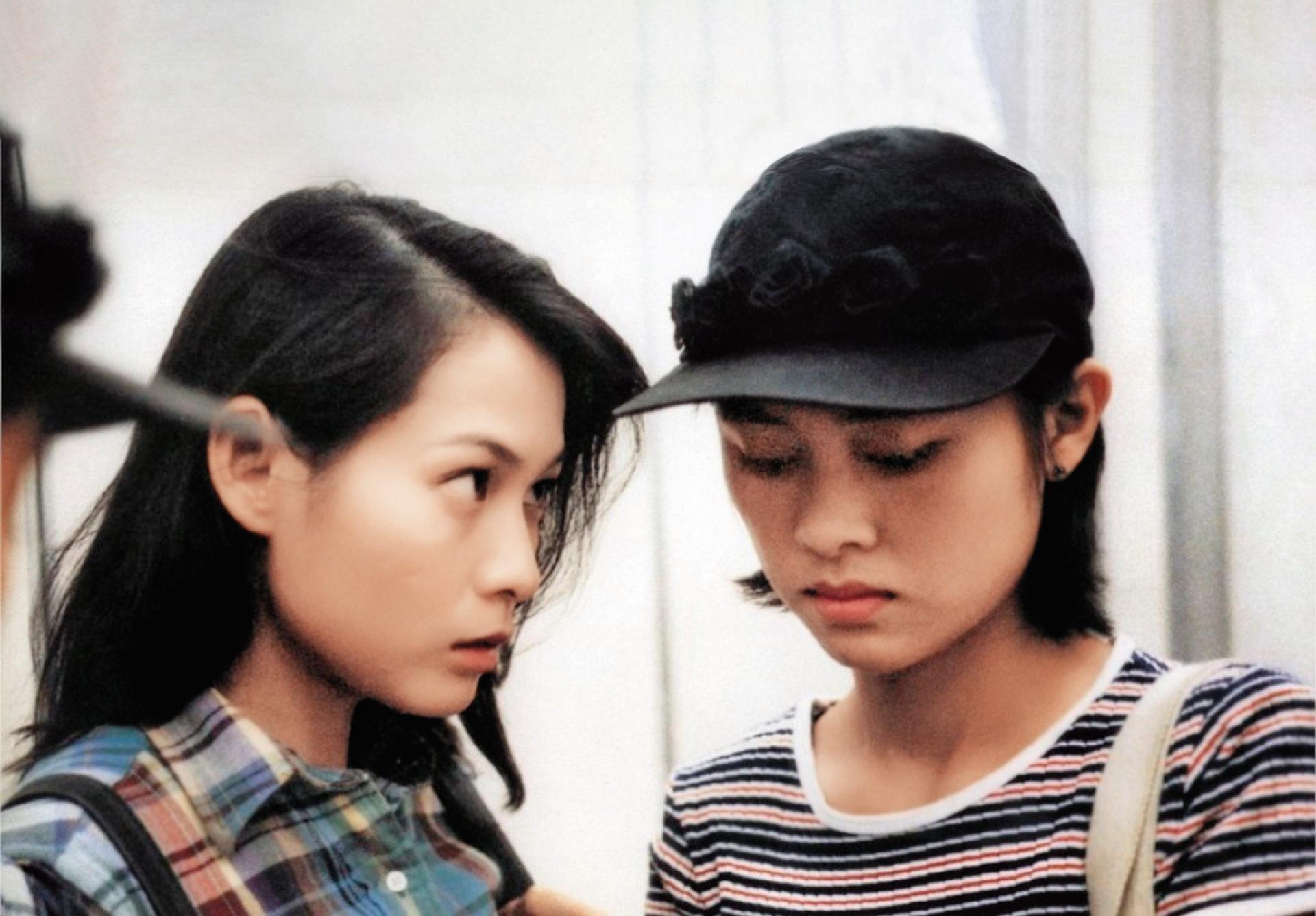 劉若英和曾靜在《美麗在唱歌》扮演一對同志伴侶,兩人也一起在東京影展中封后。