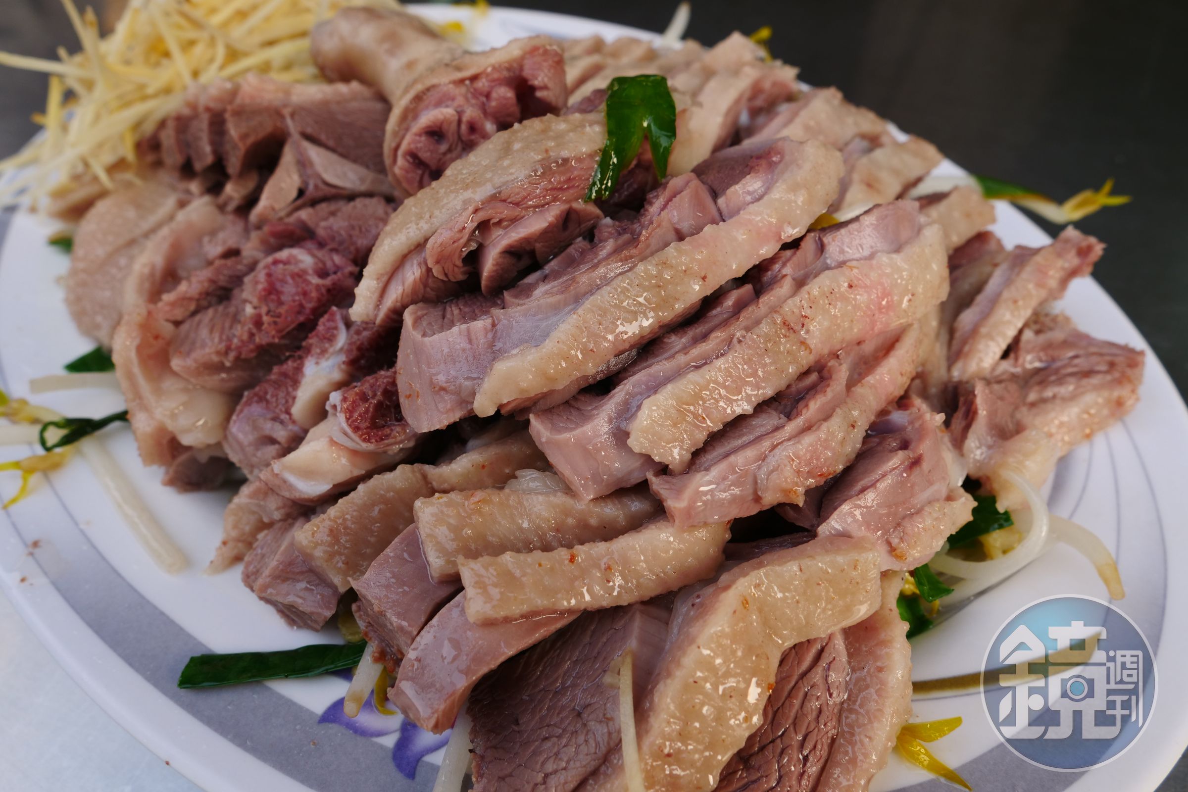 「台中鵝肉」鵝肉油脂豐美，熟度與鹹度恰到好處、價格公道。