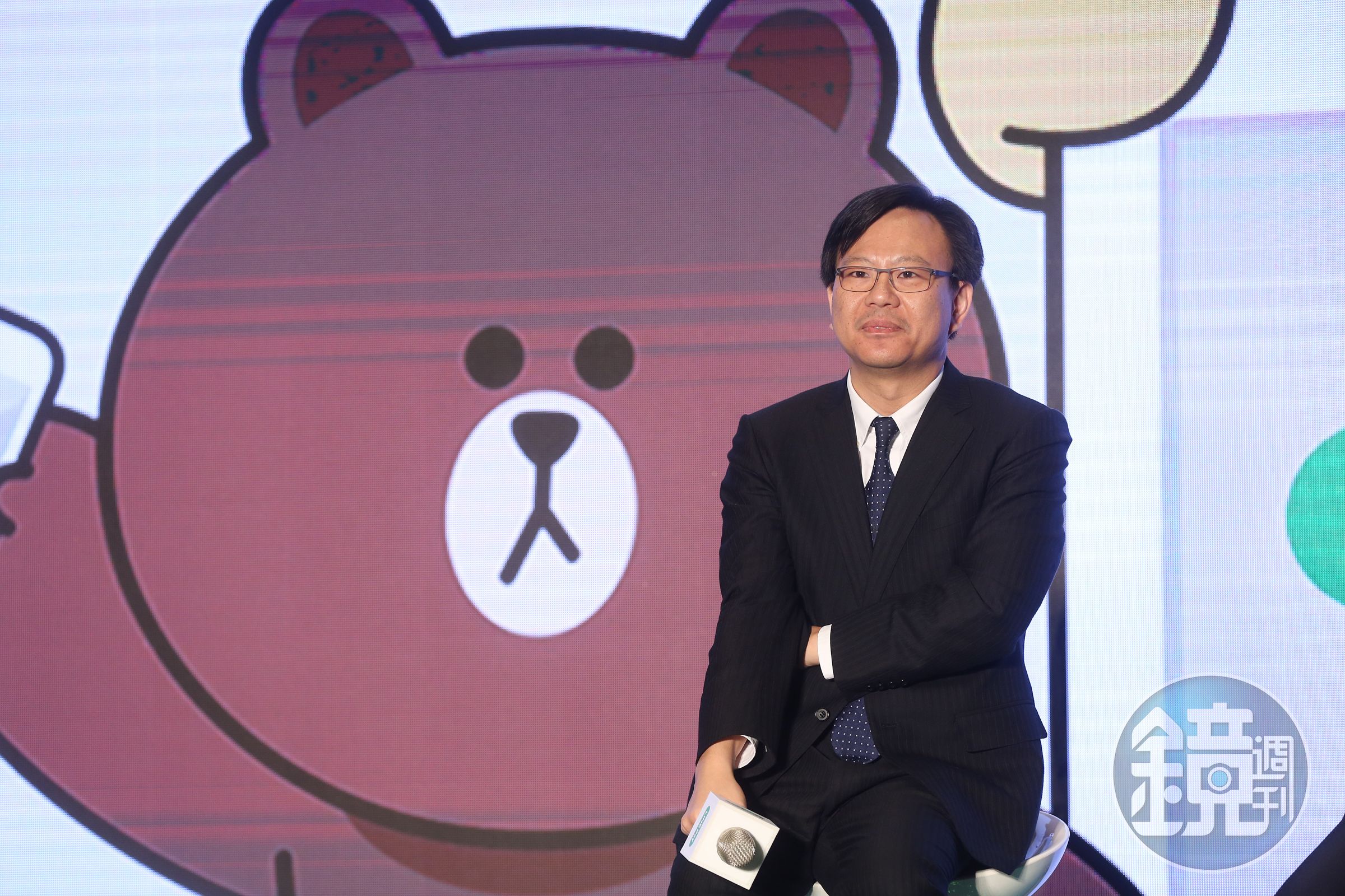 7月底LINE正式對外表態，爭取純網銀執照，台灣連線金融科技股份有限公司（LINE Financial）籌備處負責人劉奕成強調會配合政策。
